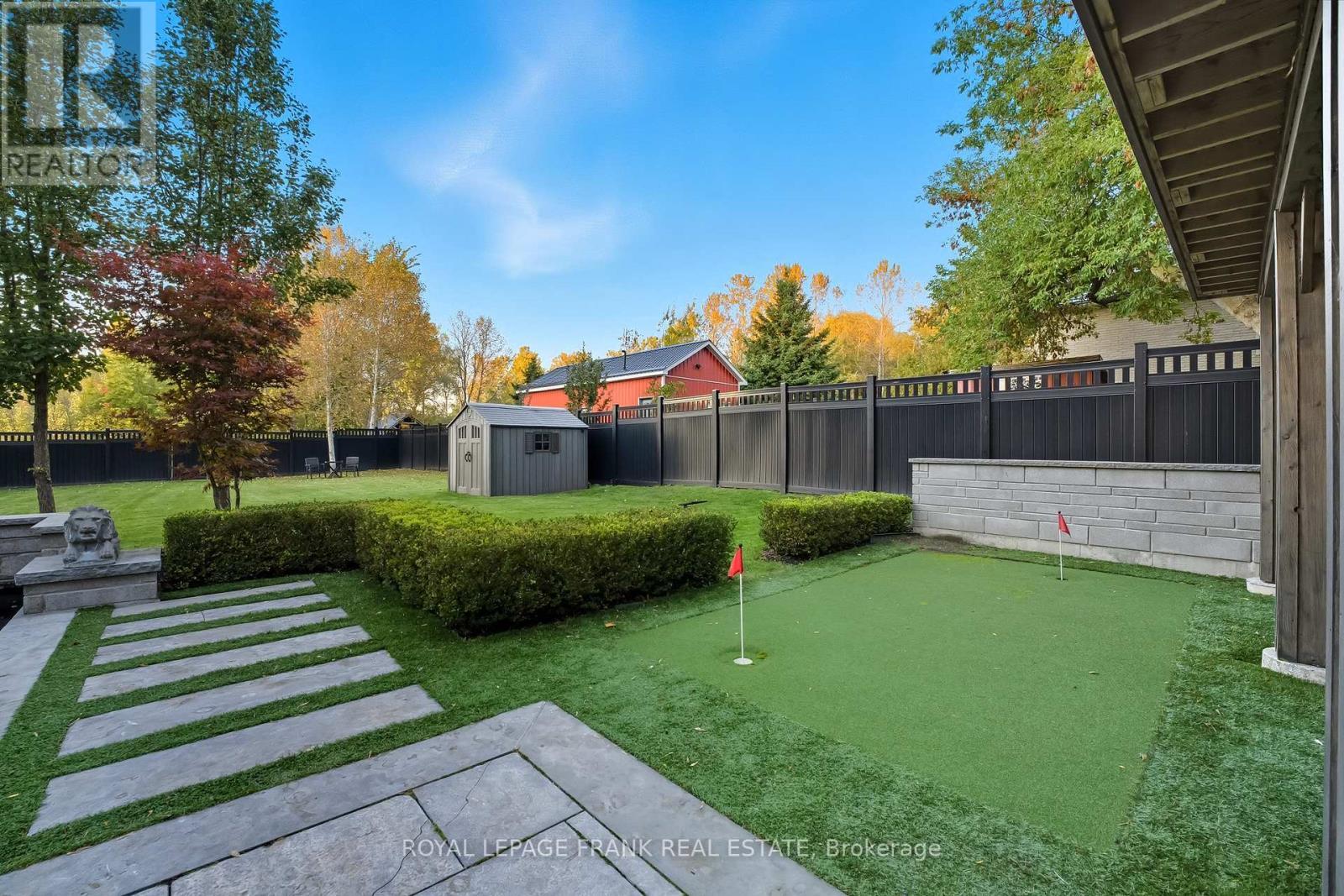 












1430 NASH ROAD

,
Clarington (Courtice),




Ontario
L1E2K1

