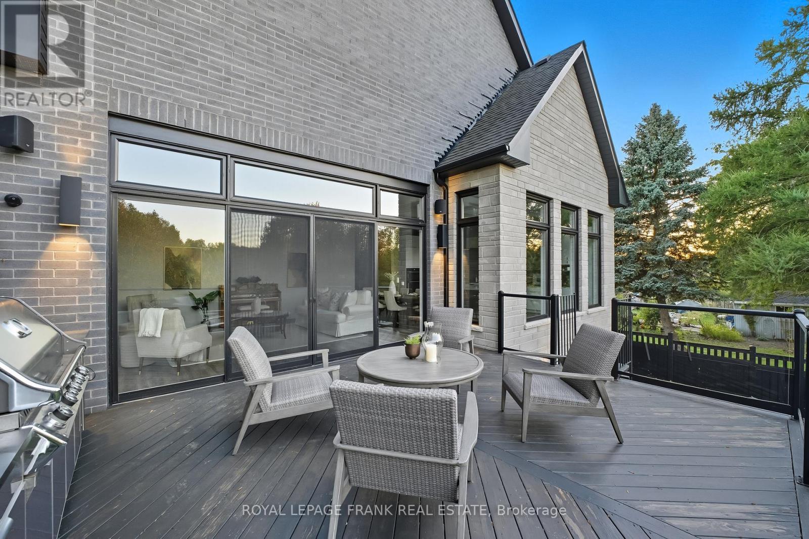 












1430 NASH ROAD

,
Clarington (Courtice),




Ontario
L1E2K1

