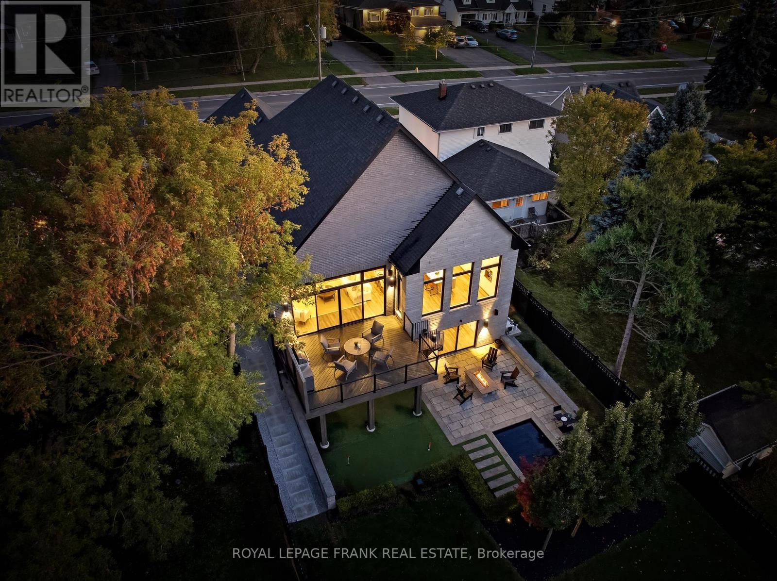 












1430 NASH ROAD

,
Clarington (Courtice),




Ontario
L1E2K1

