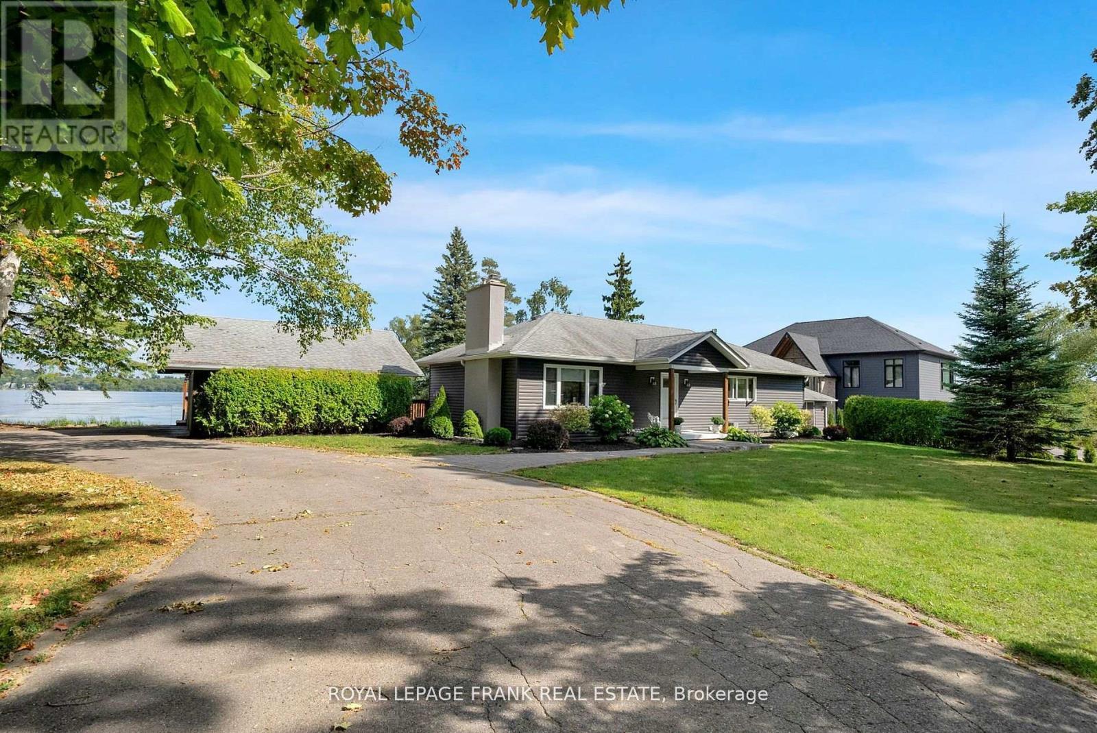 












230 BEECH STREET

,
Scugog (Port Perry),




Ontario
L9L1N6


