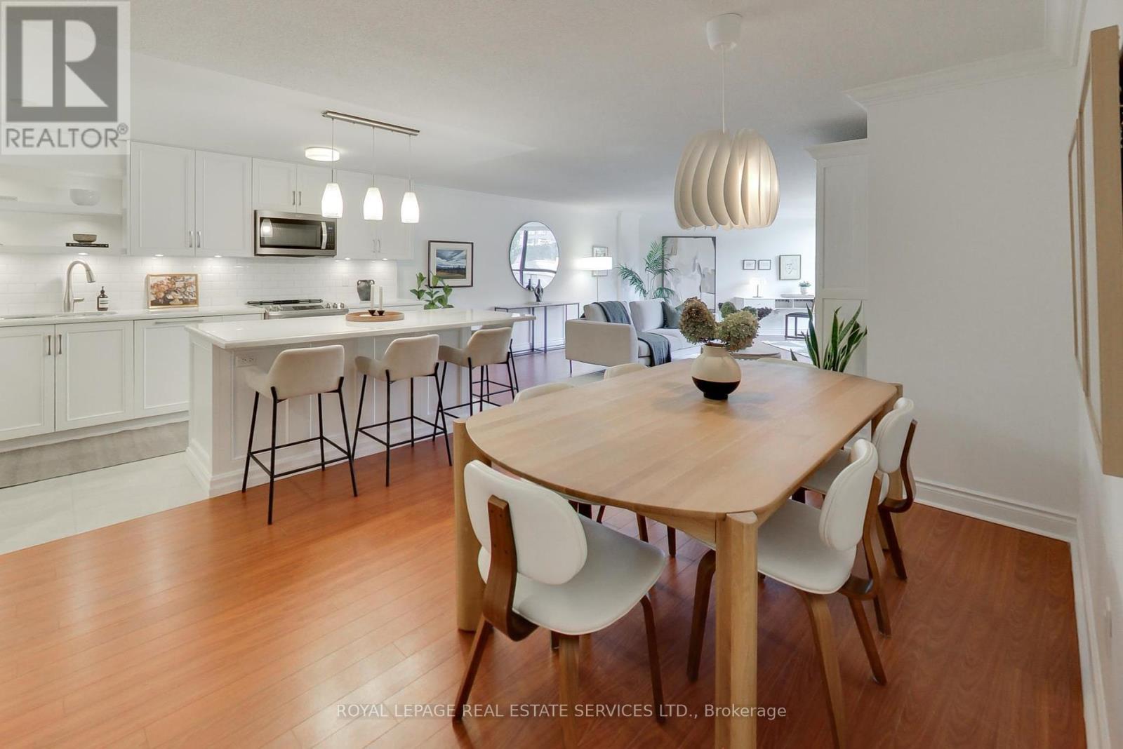 












415 - 35 CHURCH STREET

,
Toronto,




Ontario
M5E1T3

