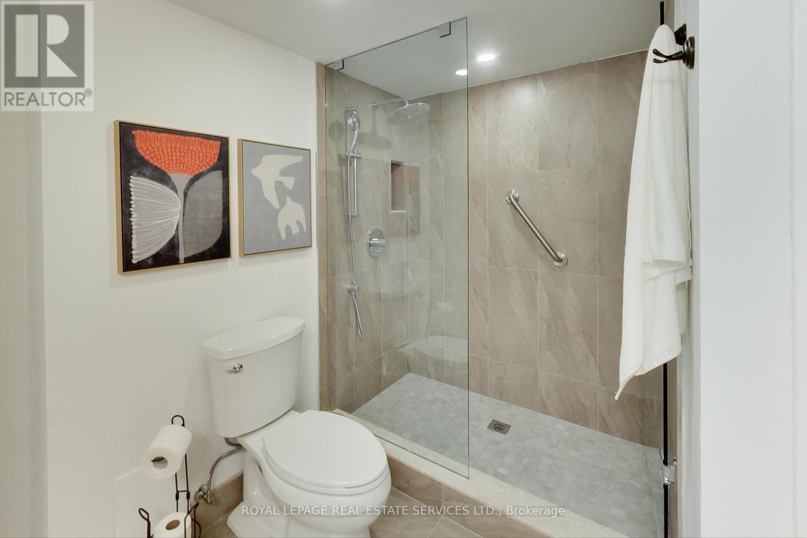 












415 - 35 CHURCH STREET

,
Toronto,




Ontario
M5E1T3

