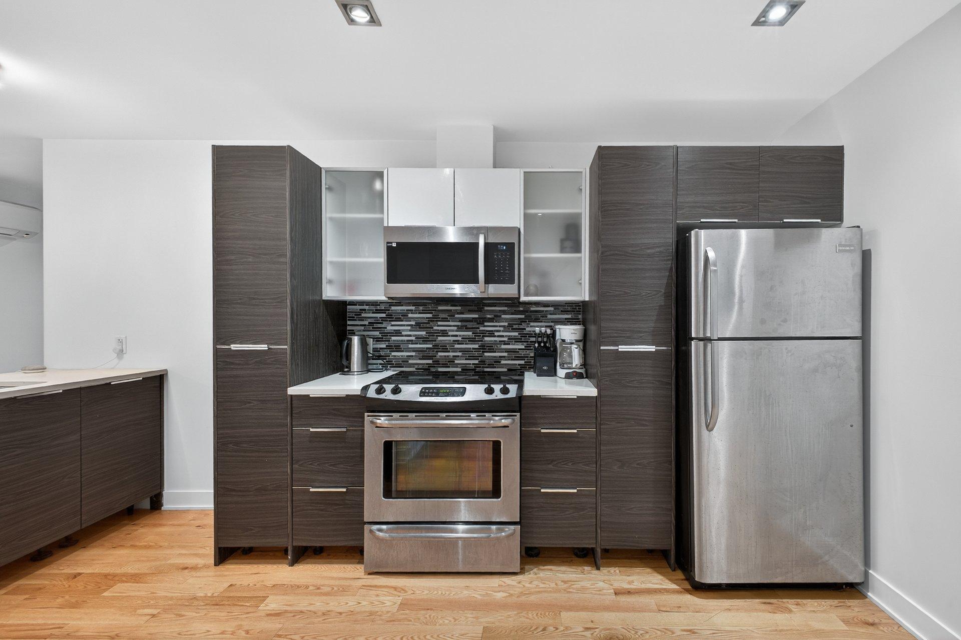 









3300


Boul. Cavendish

, 109,
Montréal (Côte-des-Neiges/Notre-Dame-de-Grâce),




QC
H4B2M8

