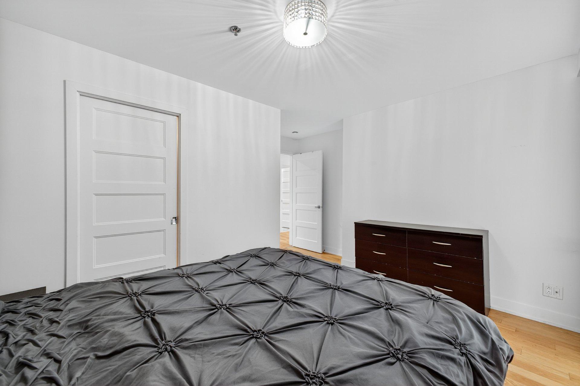 









3300


Boul. Cavendish

, 109,
Montréal (Côte-des-Neiges/Notre-Dame-de-Grâce),




QC
H4B2M8

