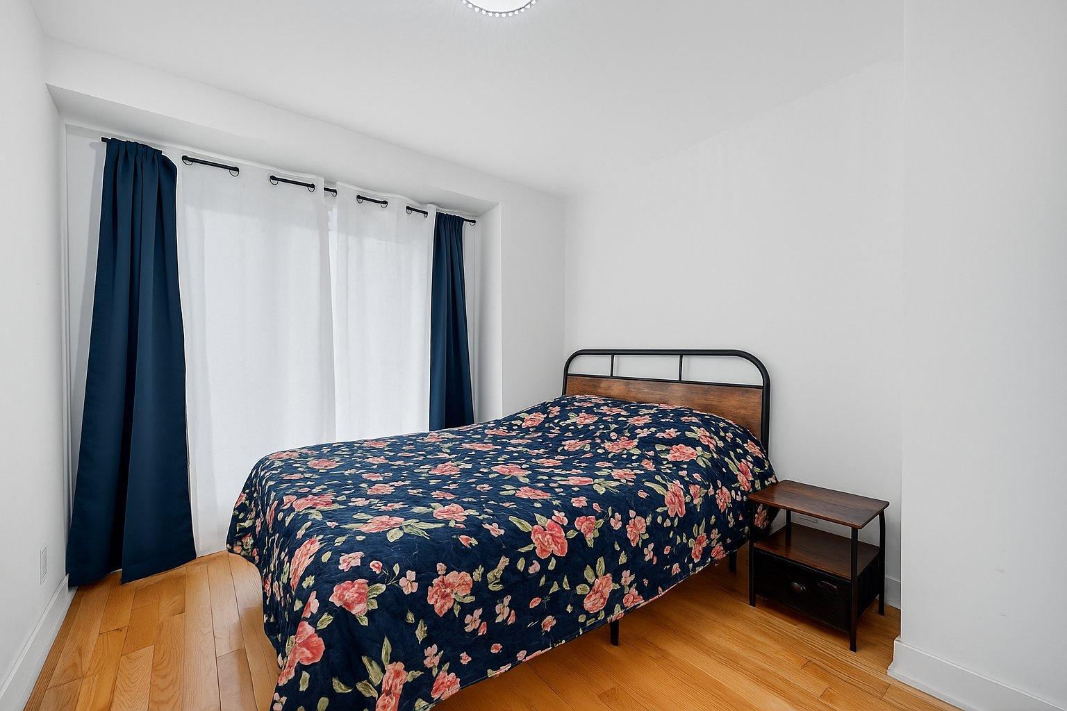 









3300


Boul. Cavendish

, 109,
Montréal (Côte-des-Neiges/Notre-Dame-de-Grâce),




QC
H4B2M8

