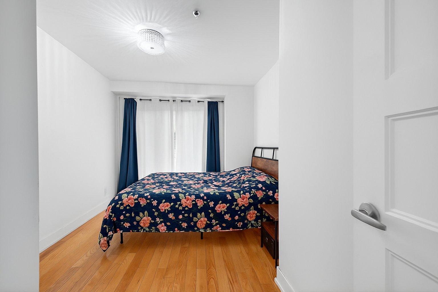 









3300


Boul. Cavendish

, 109,
Montréal (Côte-des-Neiges/Notre-Dame-de-Grâce),




QC
H4B2M8

