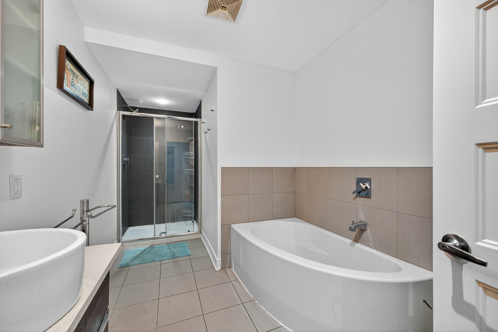









3300


Boul. Cavendish

, 109,
Montréal (Côte-des-Neiges/Notre-Dame-de-Grâce),




QC
H4B2M8


