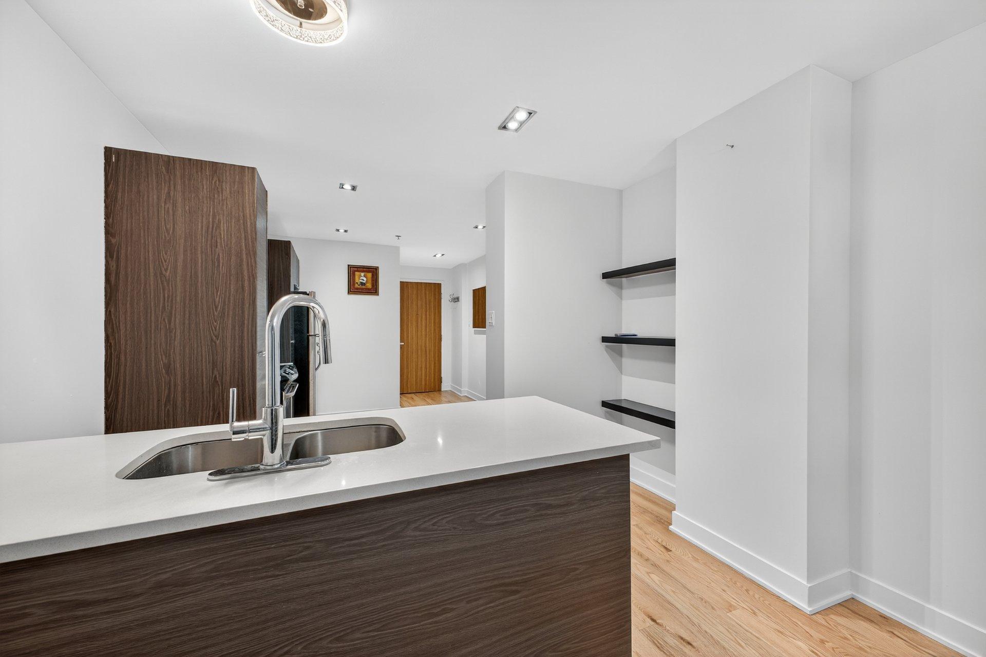 









3300


Boul. Cavendish

, 109,
Montréal (Côte-des-Neiges/Notre-Dame-de-Grâce),




QC
H4B2M8

