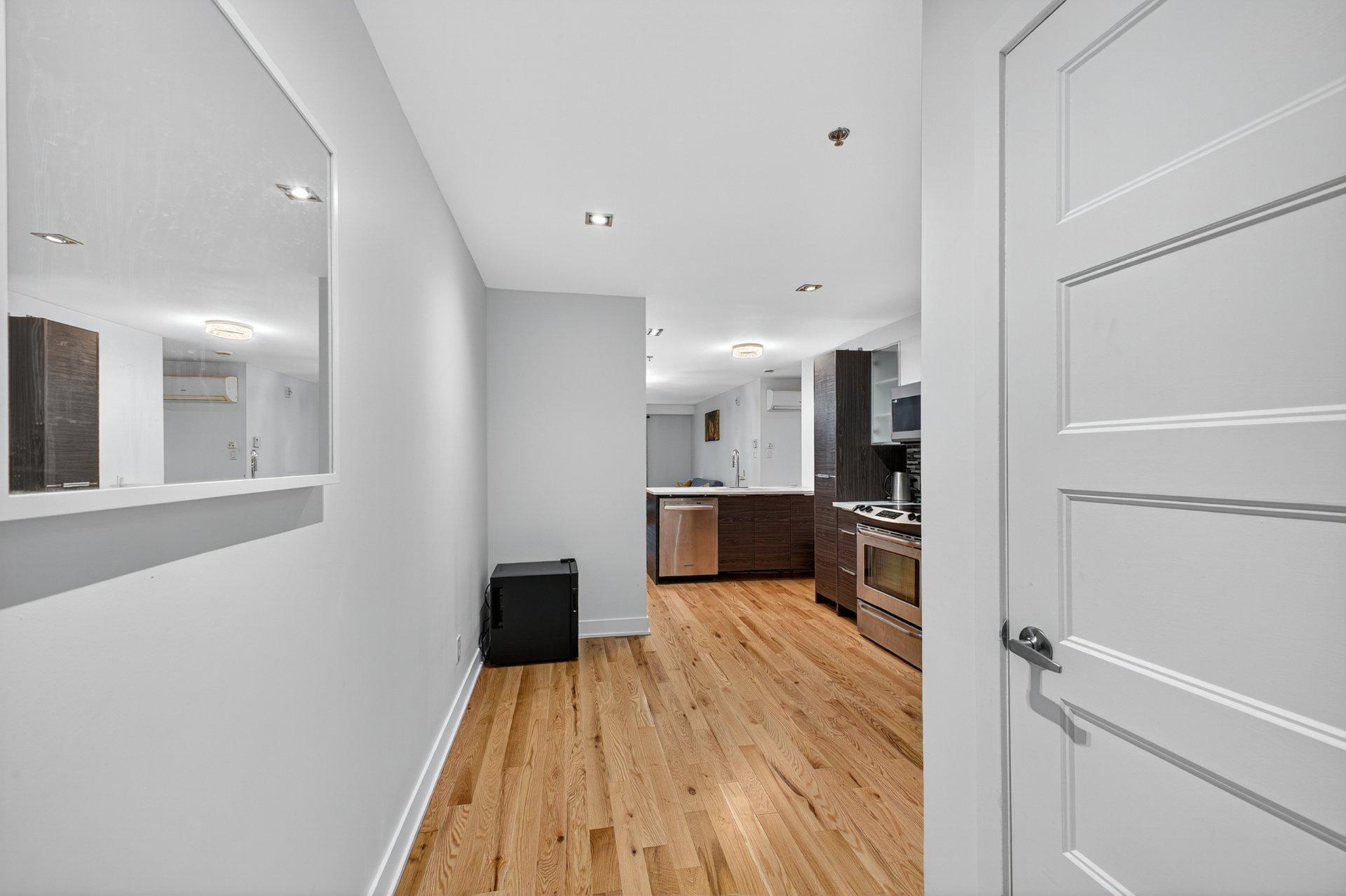 









3300


Boul. Cavendish

, 109,
Montréal (Côte-des-Neiges/Notre-Dame-de-Grâce),




QC
H4B2M8

