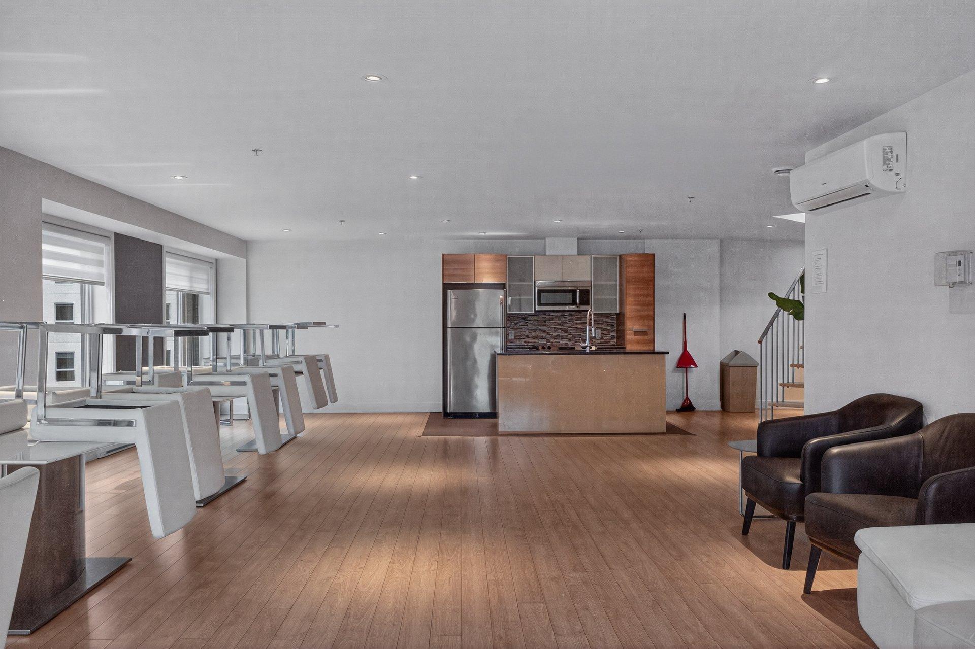









3300


Boul. Cavendish

, 109,
Montréal (Côte-des-Neiges/Notre-Dame-de-Grâce),




QC
H4B2M8

