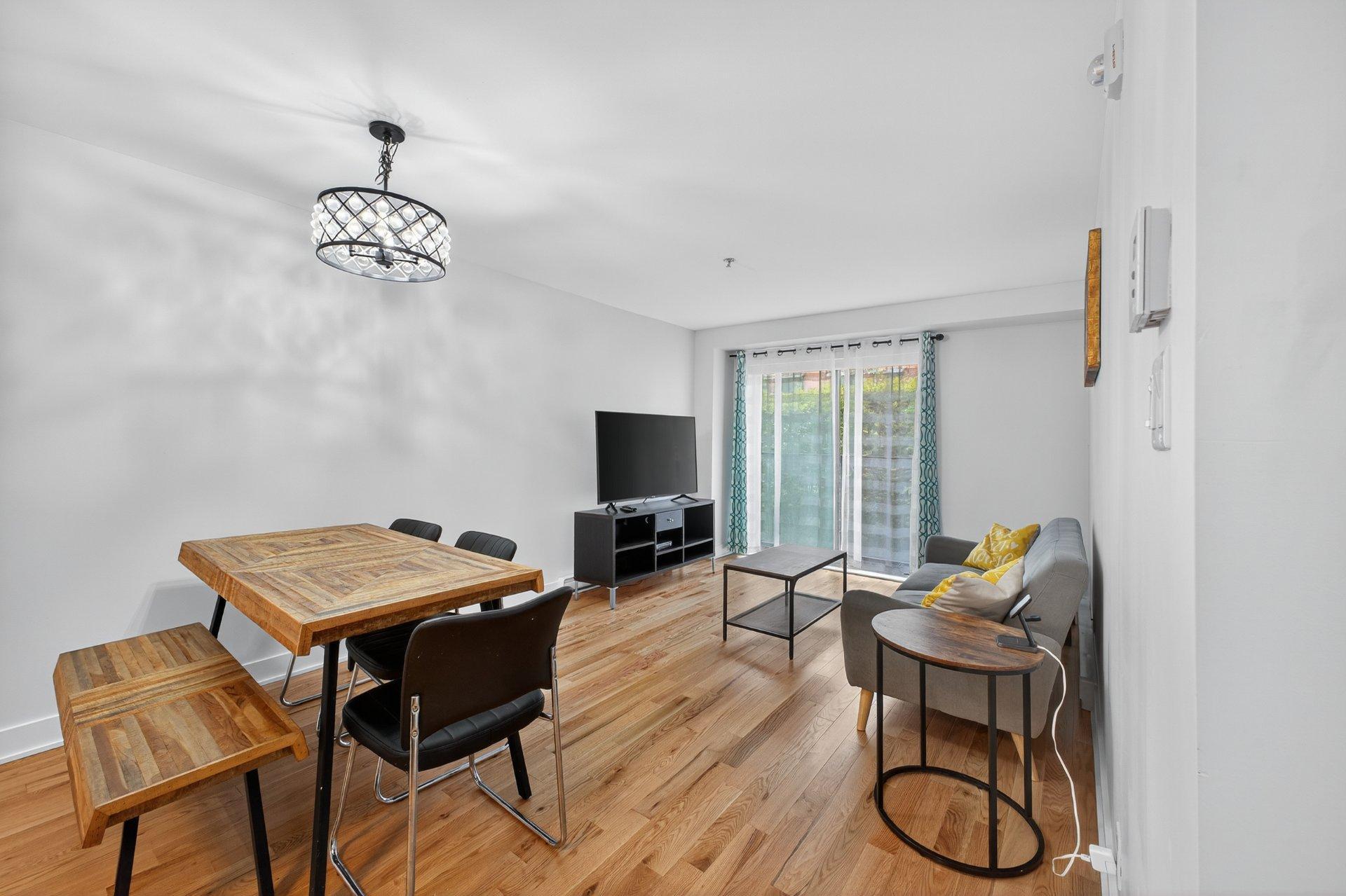









3300


Boul. Cavendish

, 109,
Montréal (Côte-des-Neiges/Notre-Dame-de-Grâce),




QC
H4B2M8

