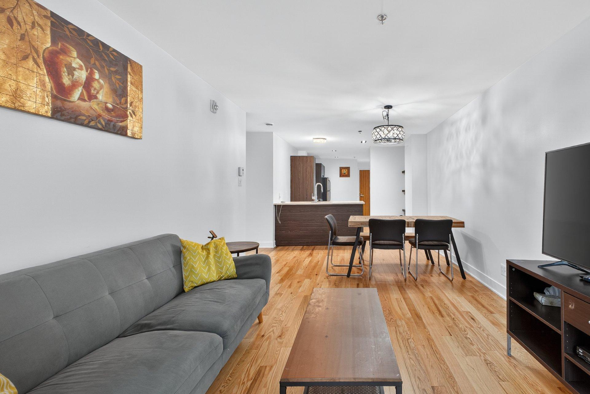 









3300


Boul. Cavendish

, 109,
Montréal (Côte-des-Neiges/Notre-Dame-de-Grâce),




QC
H4B2M8

