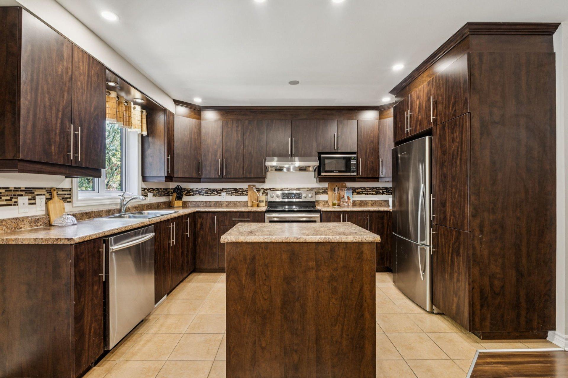 









375


Rue Jeannine-Grégoire-Ross

,
Gatineau (Gatineau),




QC
J8P0E1

