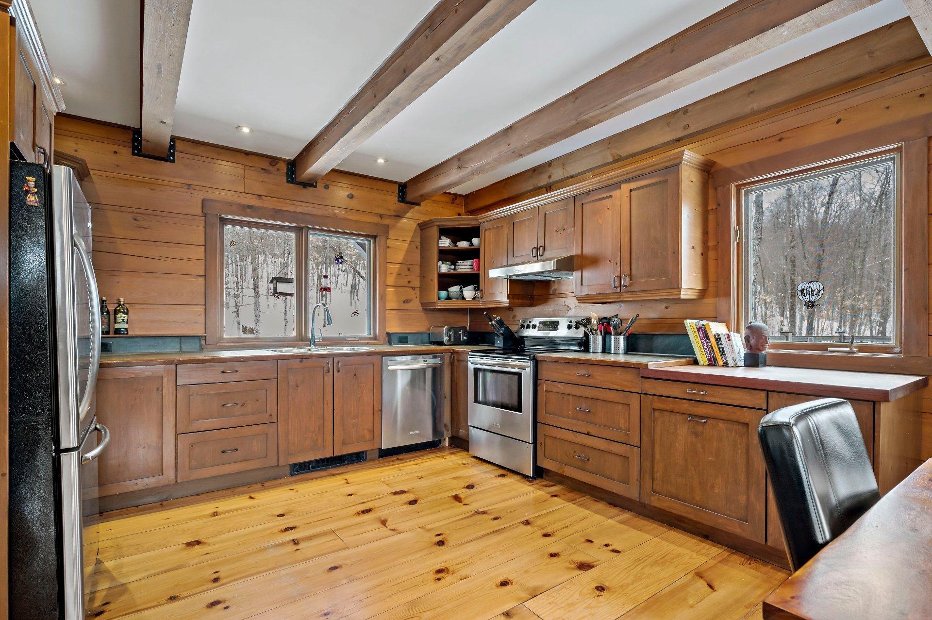 









515

 - 517


Crois. de la Coulée

,
Lac-Supérieur,




QC
J0T1P0

