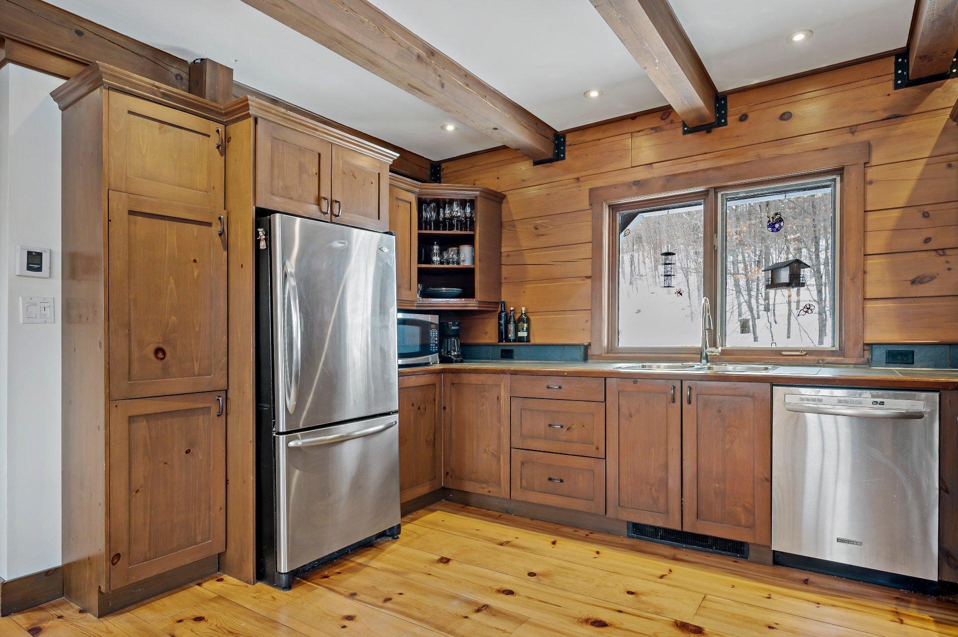 









515

 - 517


Crois. de la Coulée

,
Lac-Supérieur,




QC
J0T1P0

