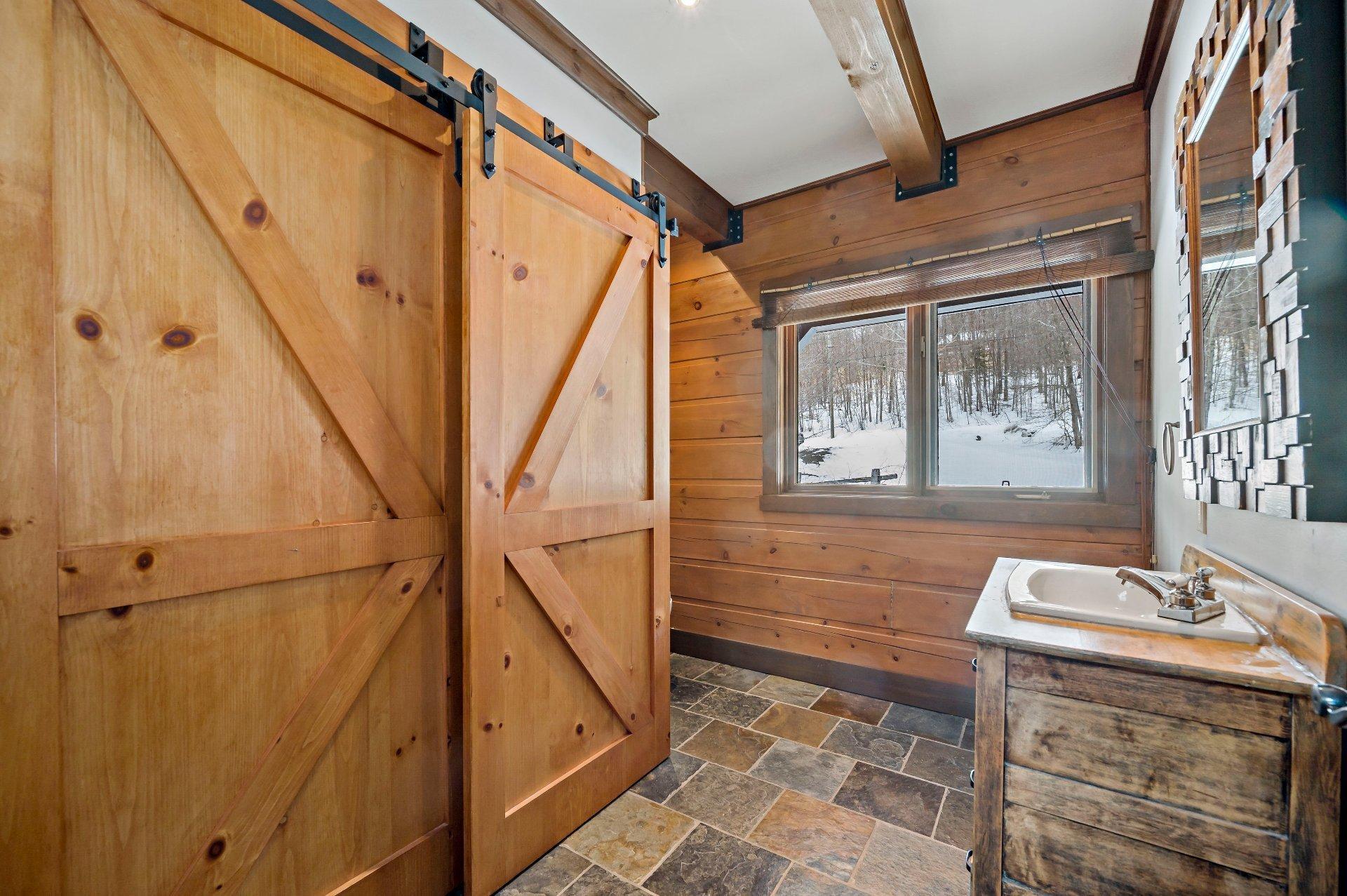 









515

 - 517


Crois. de la Coulée

,
Lac-Supérieur,




QC
J0T1P0

