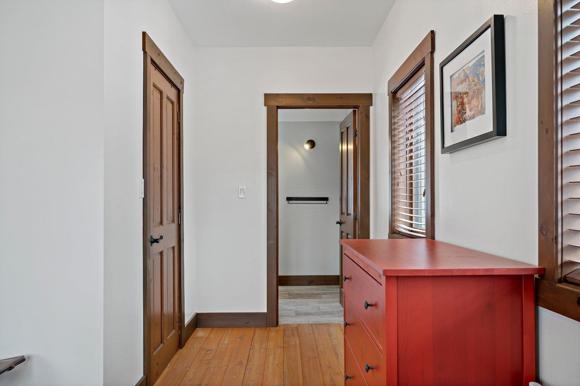 









515

 - 517


Crois. de la Coulée

,
Lac-Supérieur,




QC
J0T1P0

