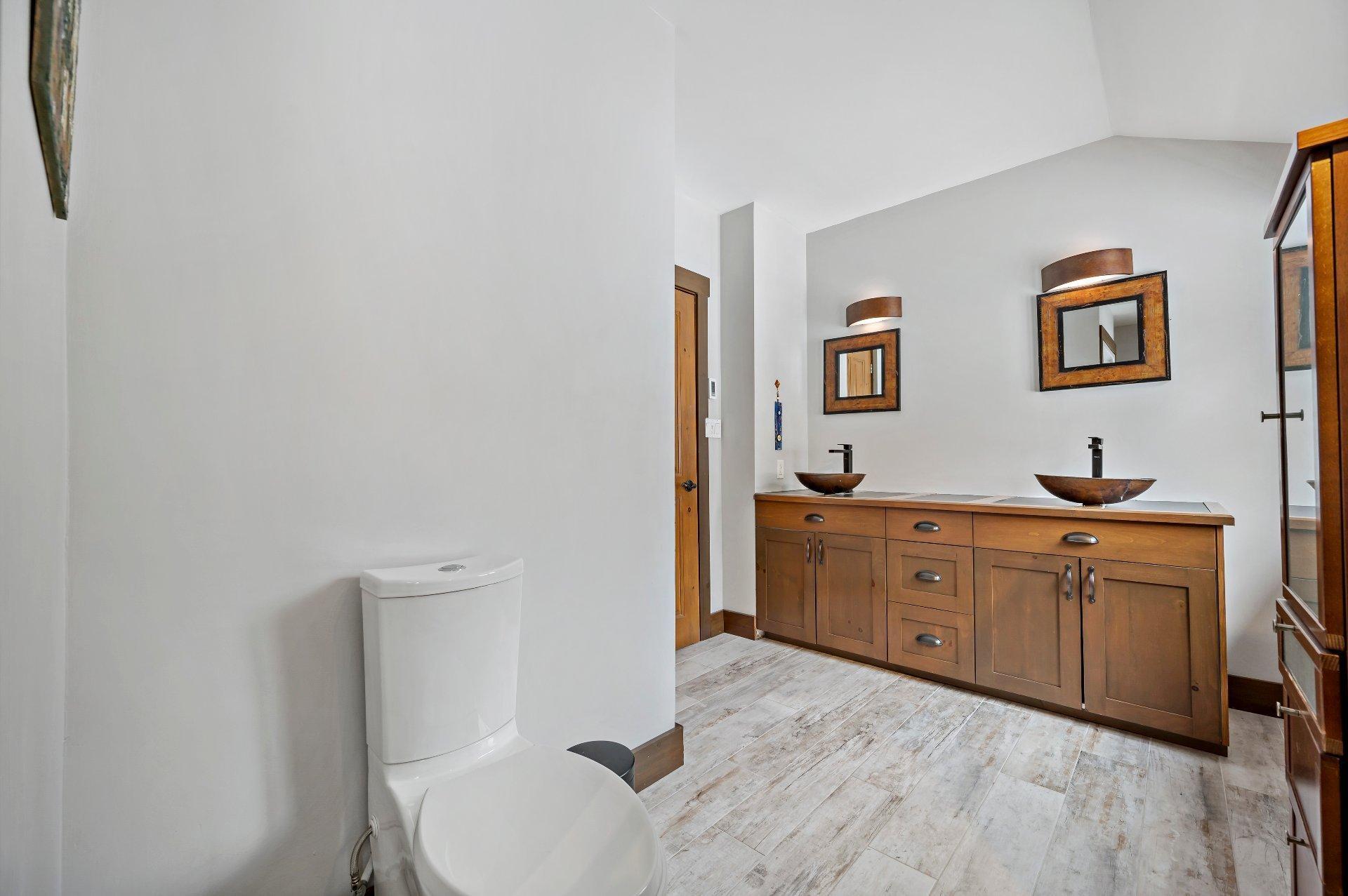 









515

 - 517


Crois. de la Coulée

,
Lac-Supérieur,




QC
J0T1P0

