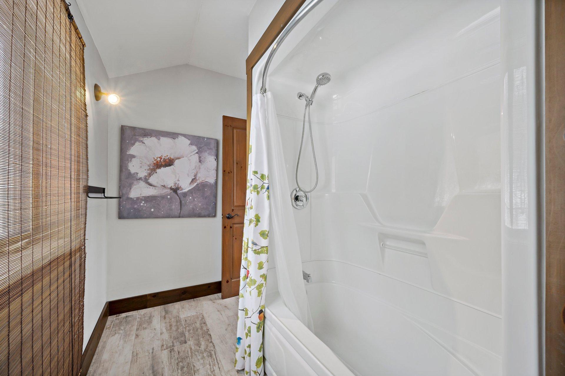 









515

 - 517


Crois. de la Coulée

,
Lac-Supérieur,




QC
J0T1P0

