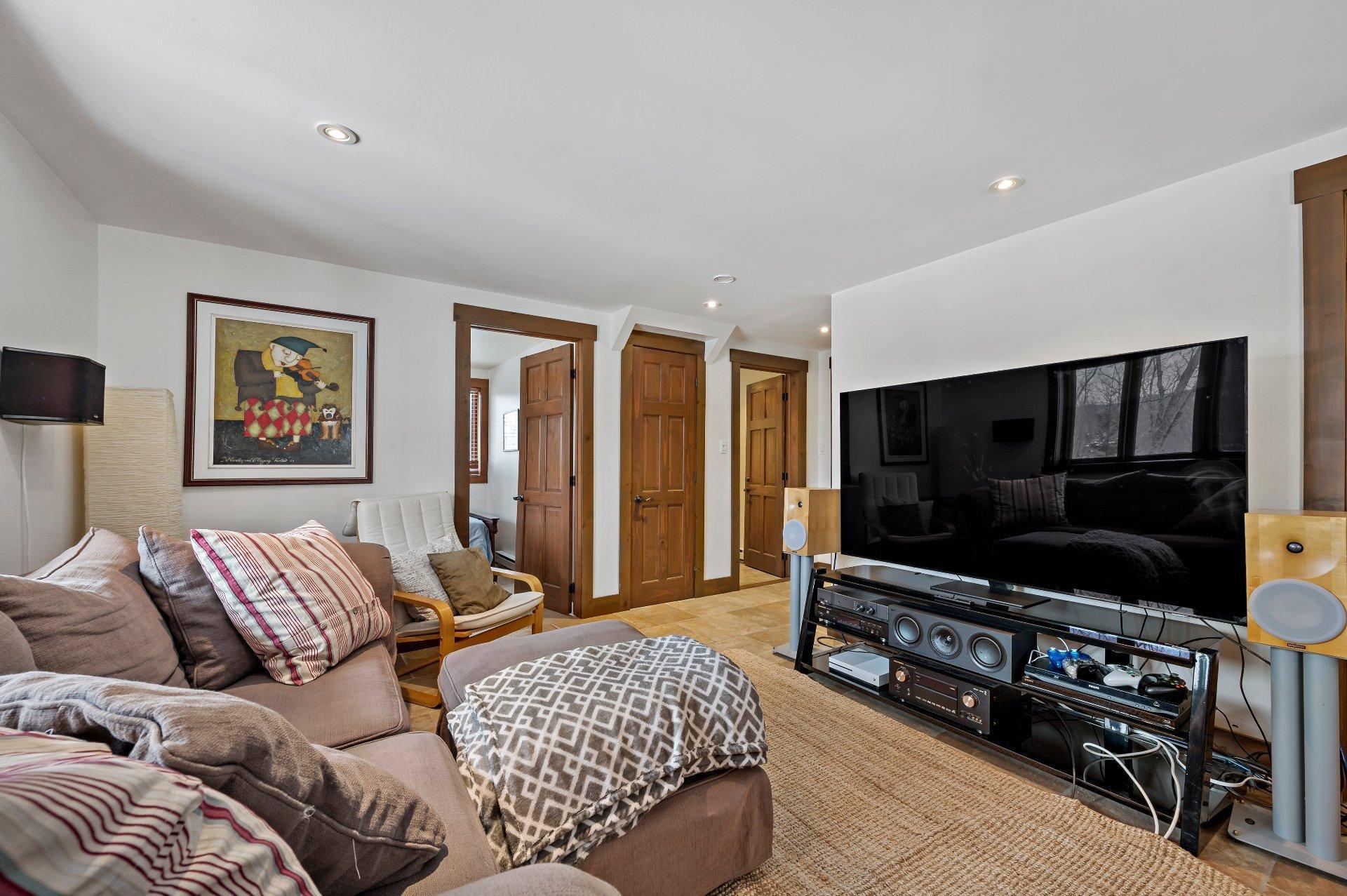 









515

 - 517


Crois. de la Coulée

,
Lac-Supérieur,




QC
J0T1P0

