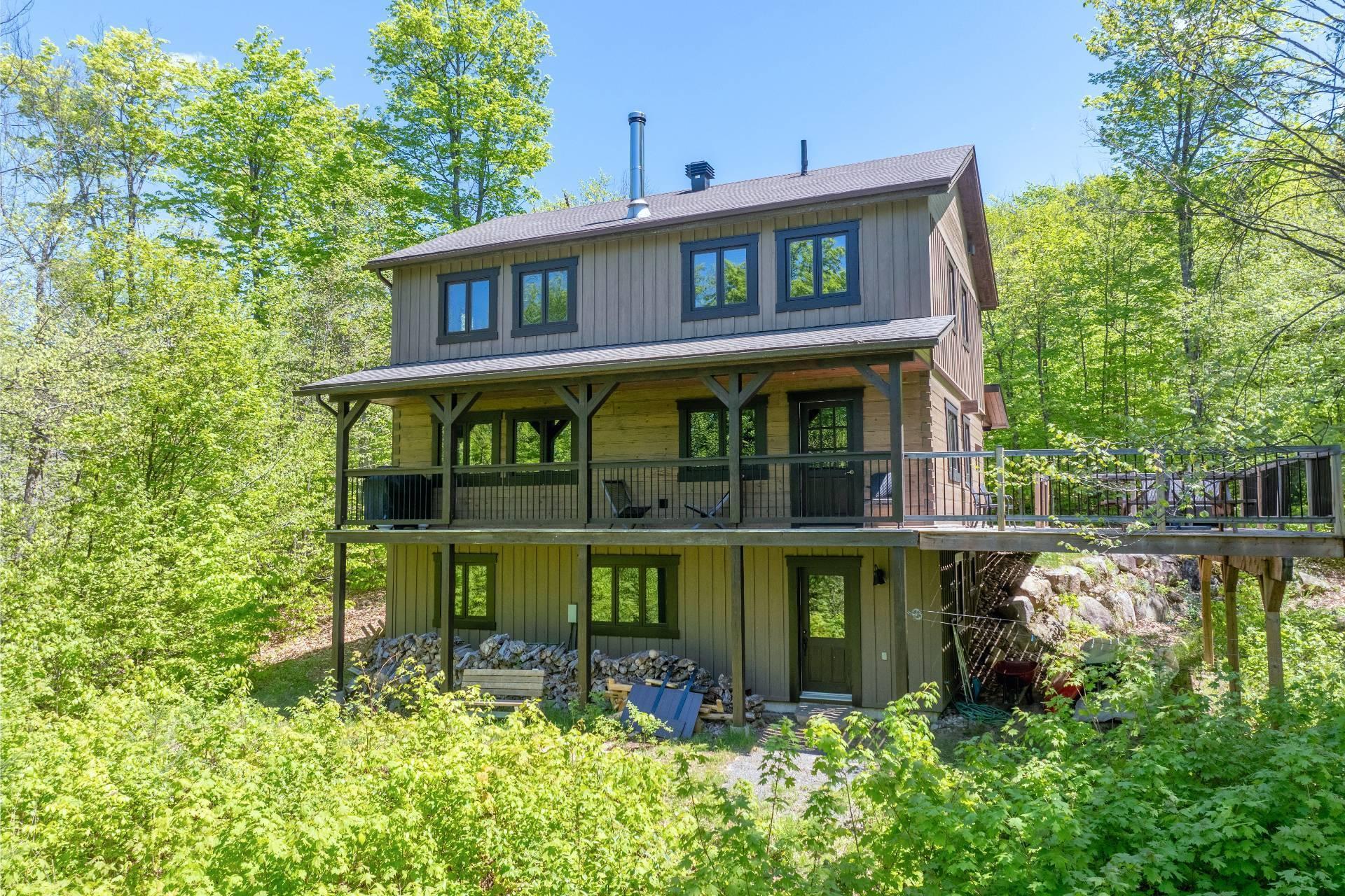 









515

 - 517


Crois. de la Coulée

,
Lac-Supérieur,




QC
J0T1P0

