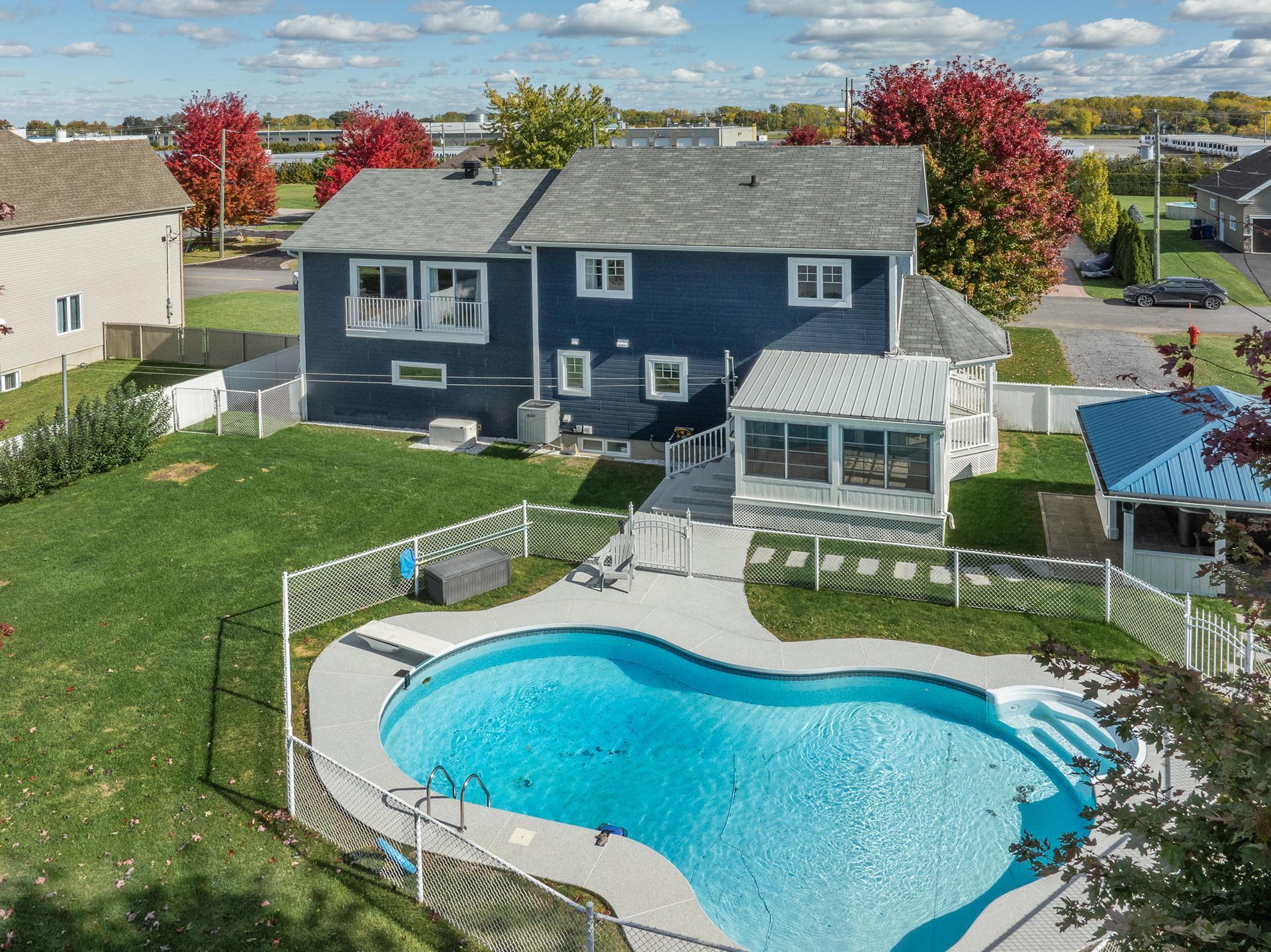 









22


Carré Barrière

,
Saint-Cyprien-de-Napierville,




QC
J0J1L0


