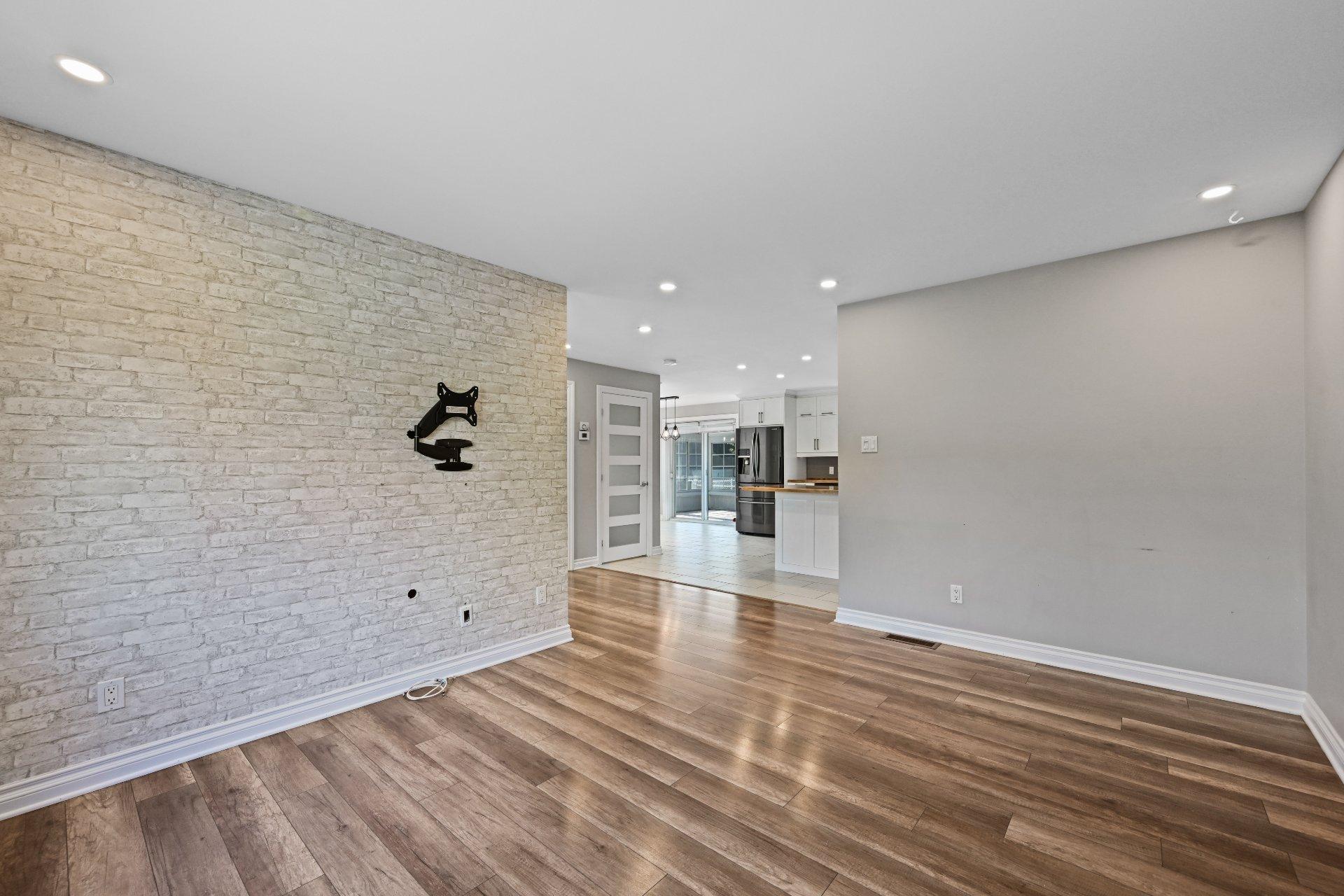 









22


Carré Barrière

,
Saint-Cyprien-de-Napierville,




QC
J0J1L0

