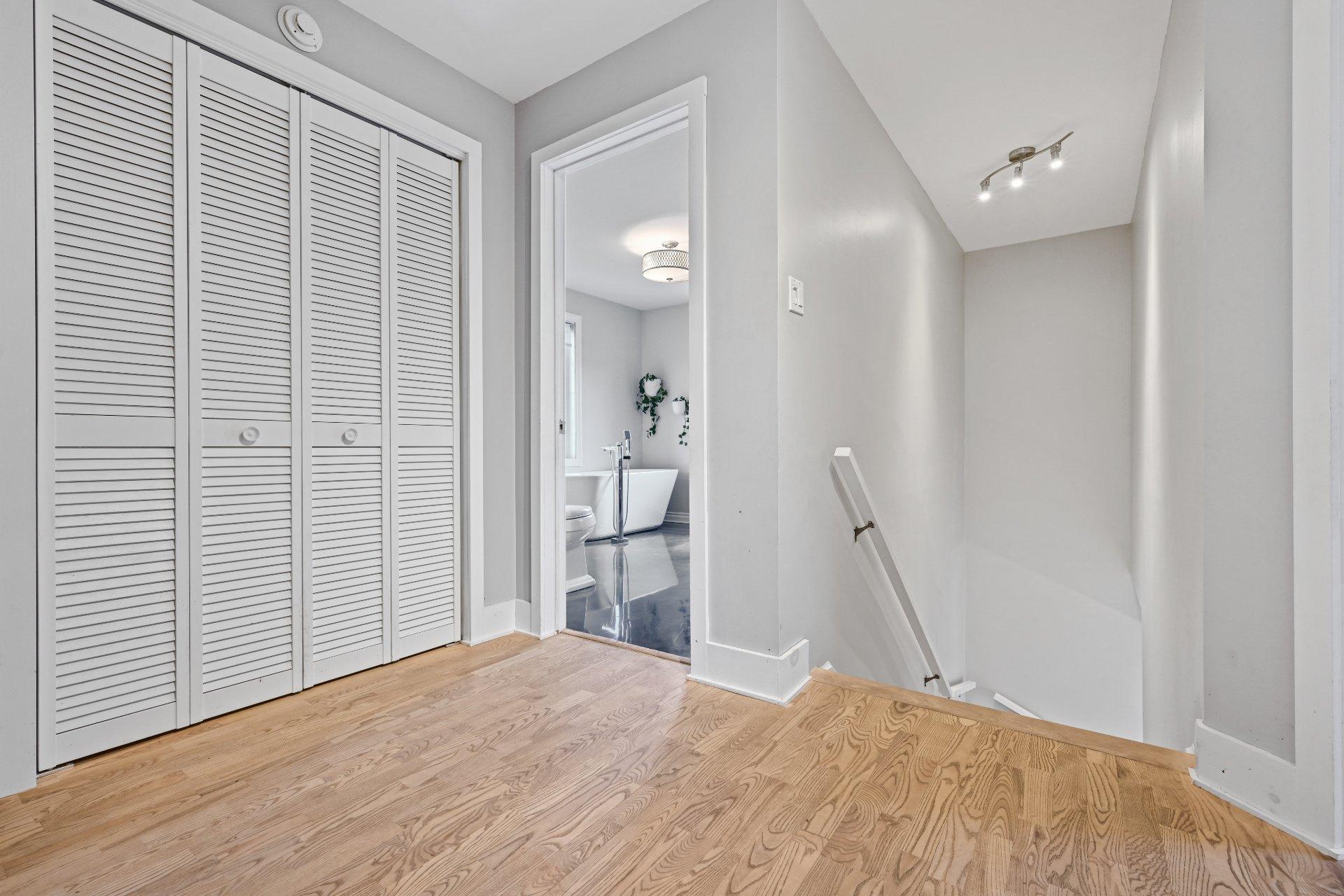 









22


Carré Barrière

,
Saint-Cyprien-de-Napierville,




QC
J0J1L0

