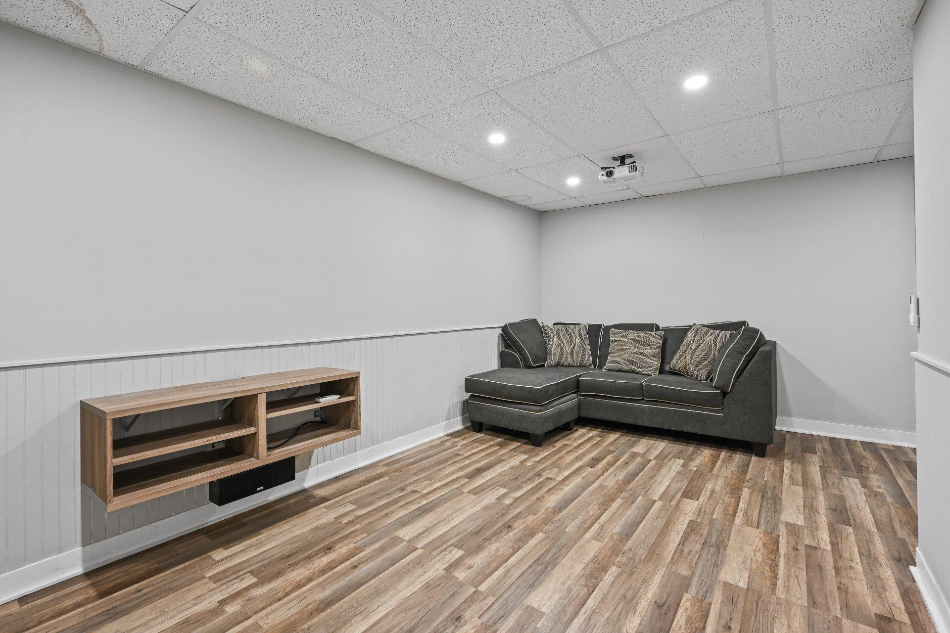 









22


Carré Barrière

,
Saint-Cyprien-de-Napierville,




QC
J0J1L0

