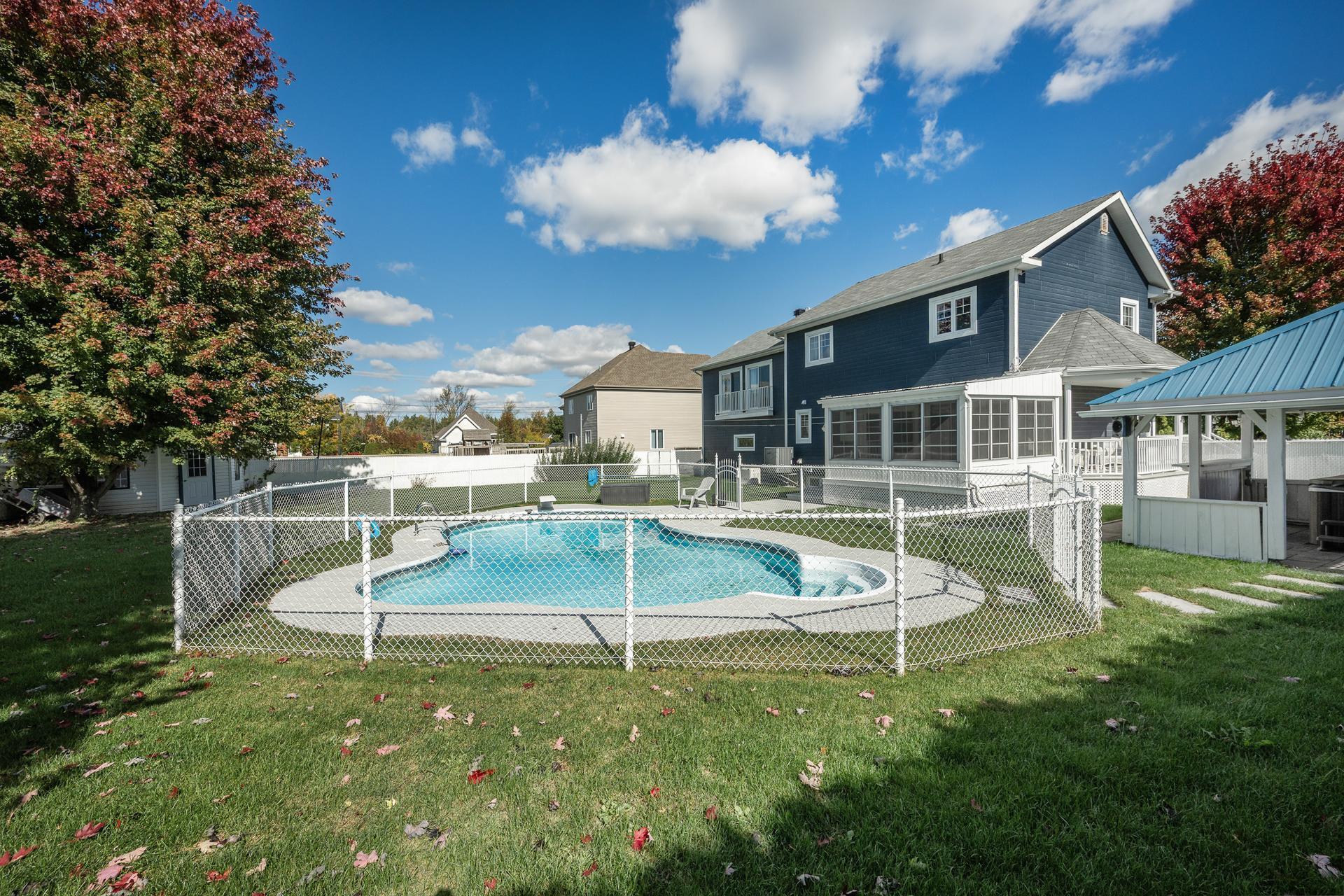 









22


Carré Barrière

,
Saint-Cyprien-de-Napierville,




QC
J0J1L0

