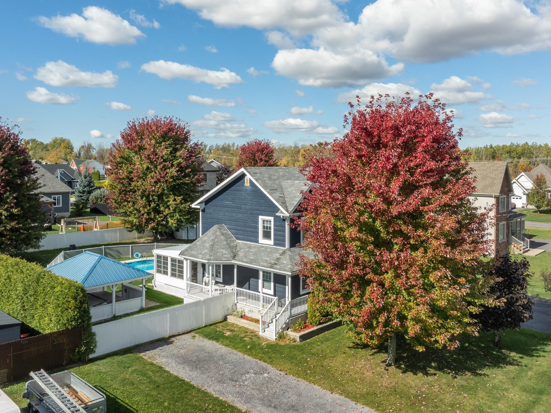 









22


Carré Barrière

,
Saint-Cyprien-de-Napierville,




QC
J0J1L0

