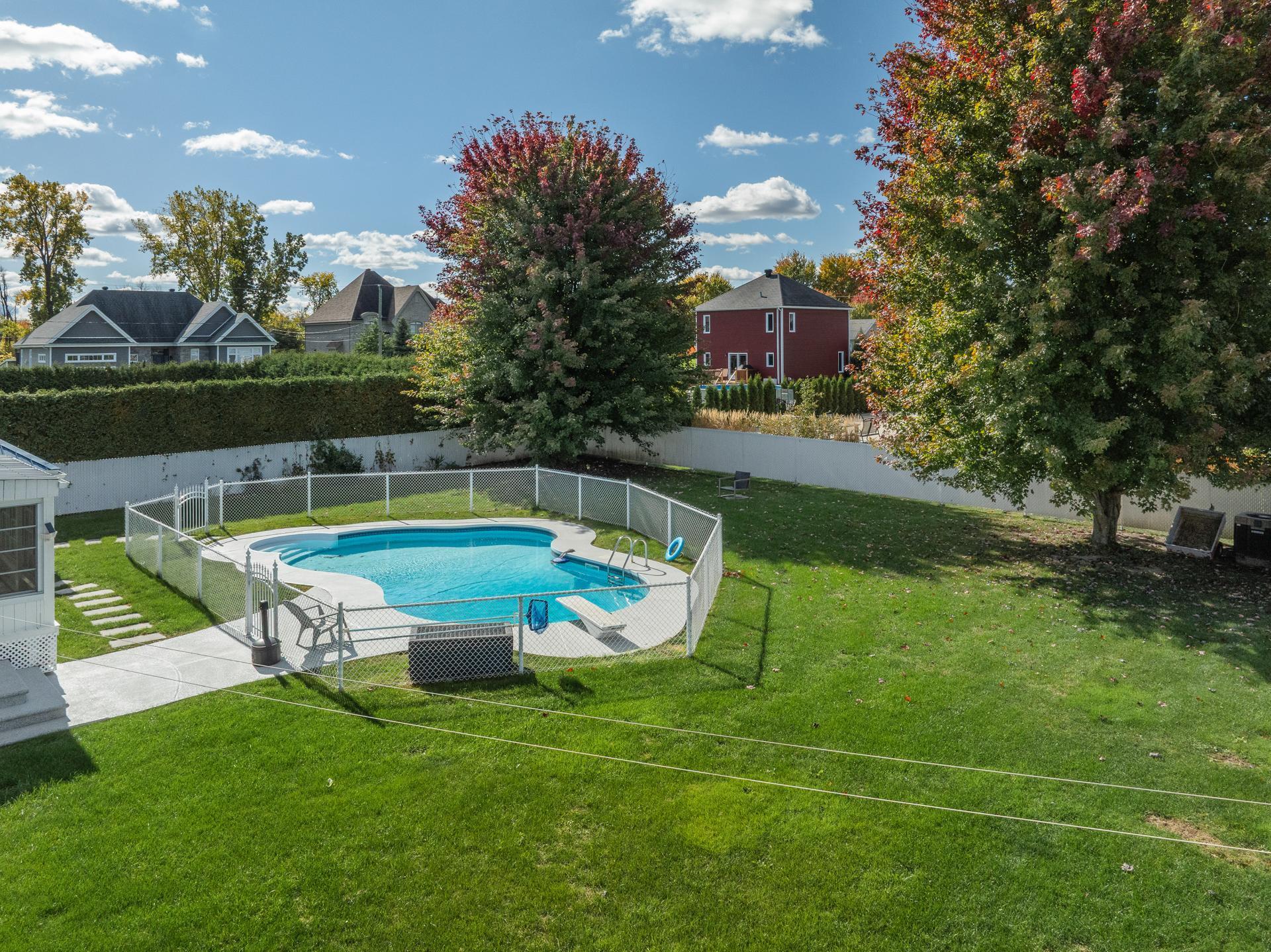 









22


Carré Barrière

,
Saint-Cyprien-de-Napierville,




QC
J0J1L0

