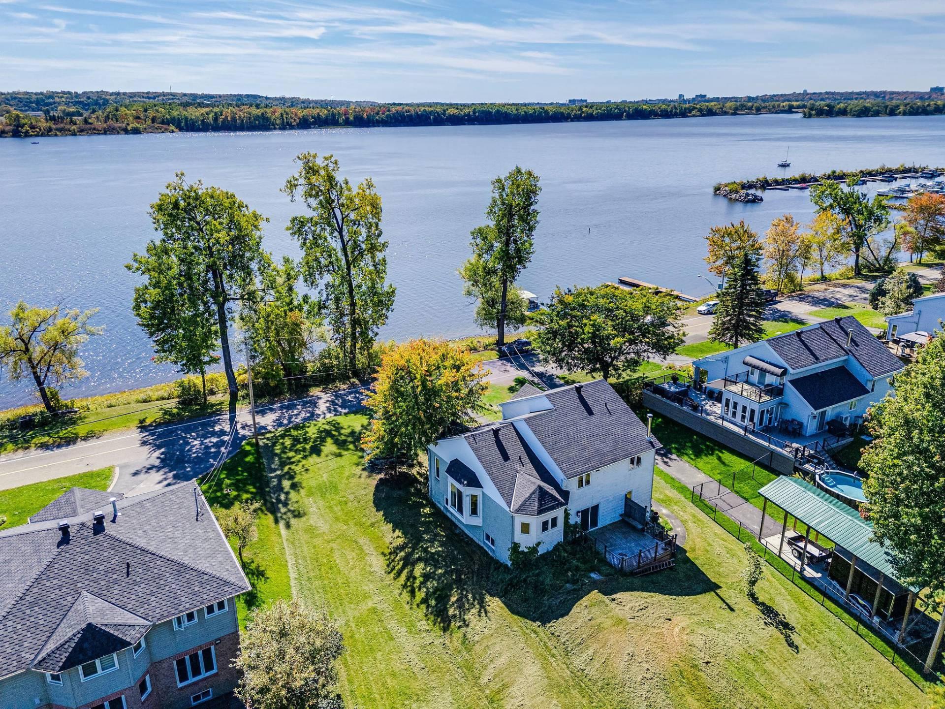 









1263


Boul. Hurtubise

,
Gatineau (Gatineau),




QC
J8P7C2

