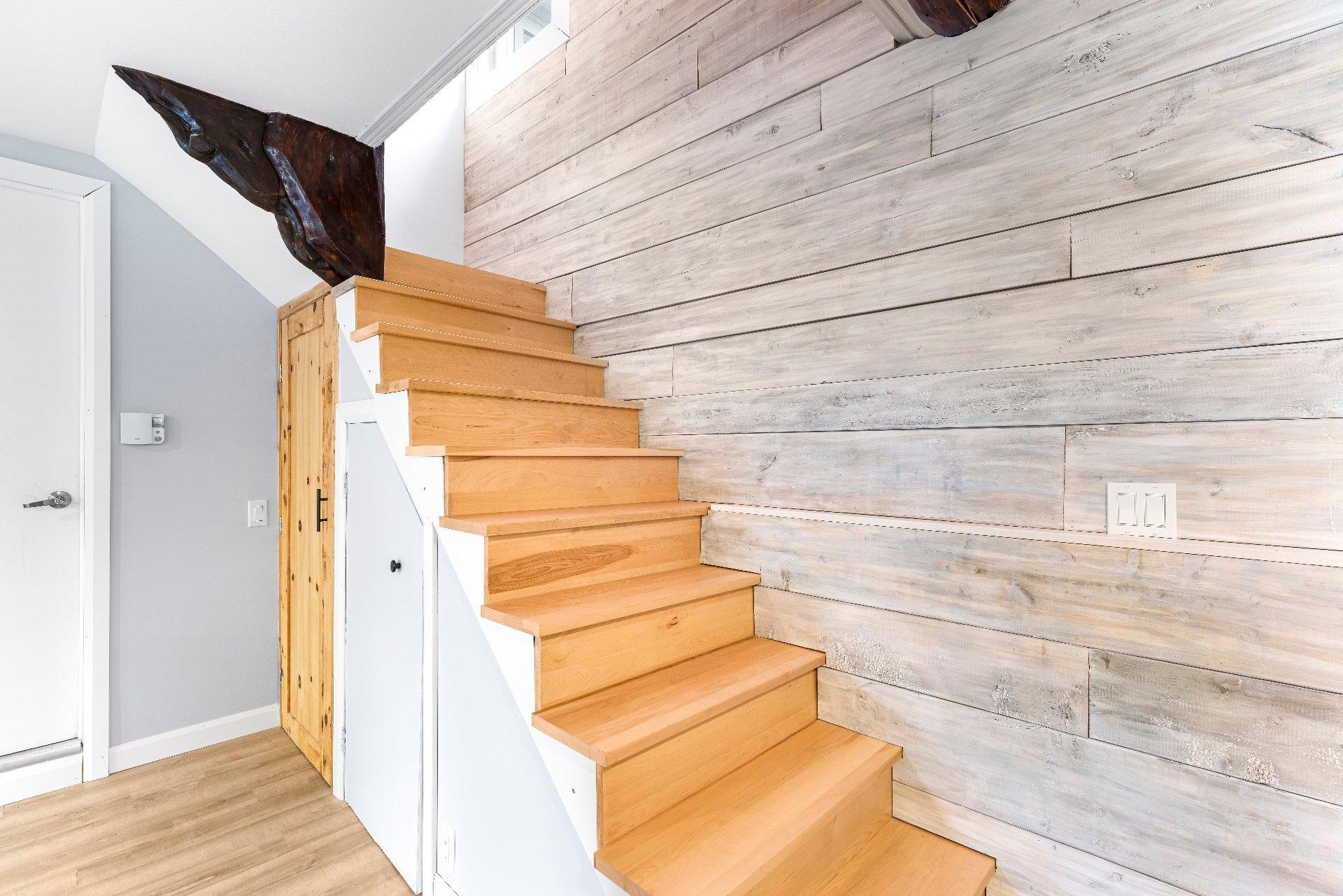 









217


Rue Brodeur

,
Magog,




QC
J1X0M9

