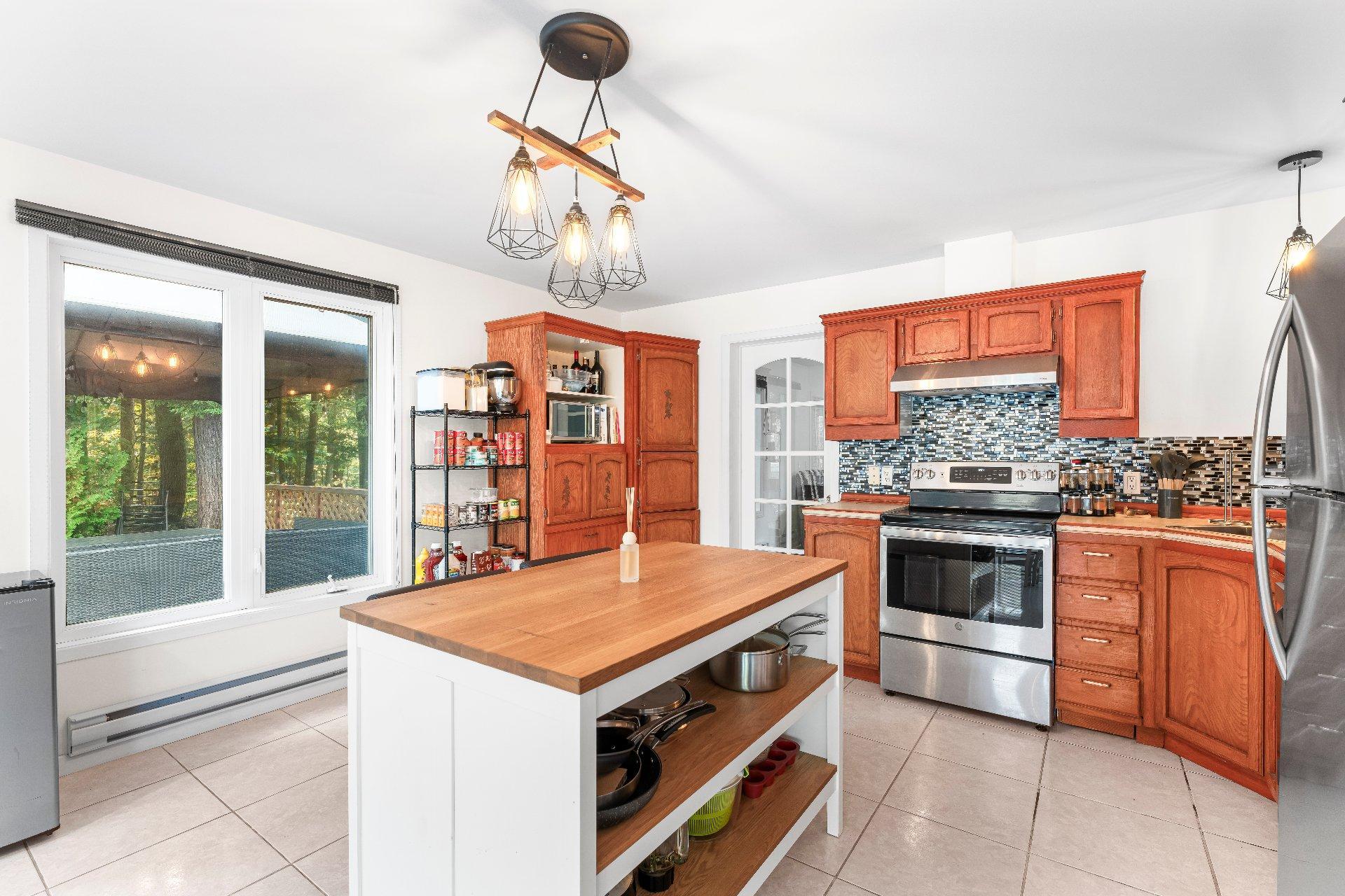 









217


Rue Brodeur

,
Magog,




QC
J1X0M9

