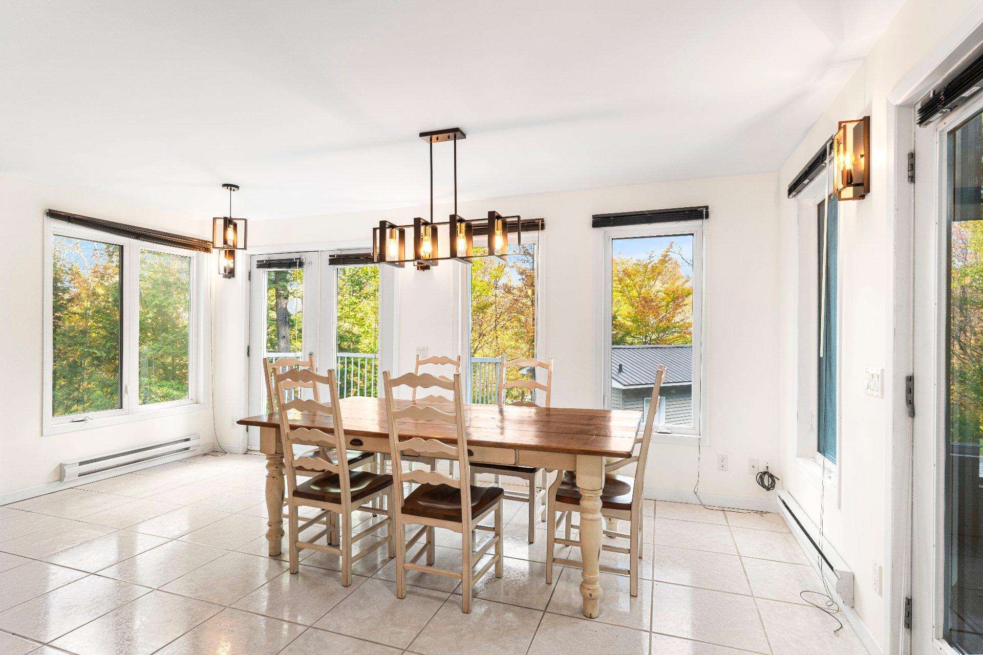 









217


Rue Brodeur

,
Magog,




QC
J1X0M9

