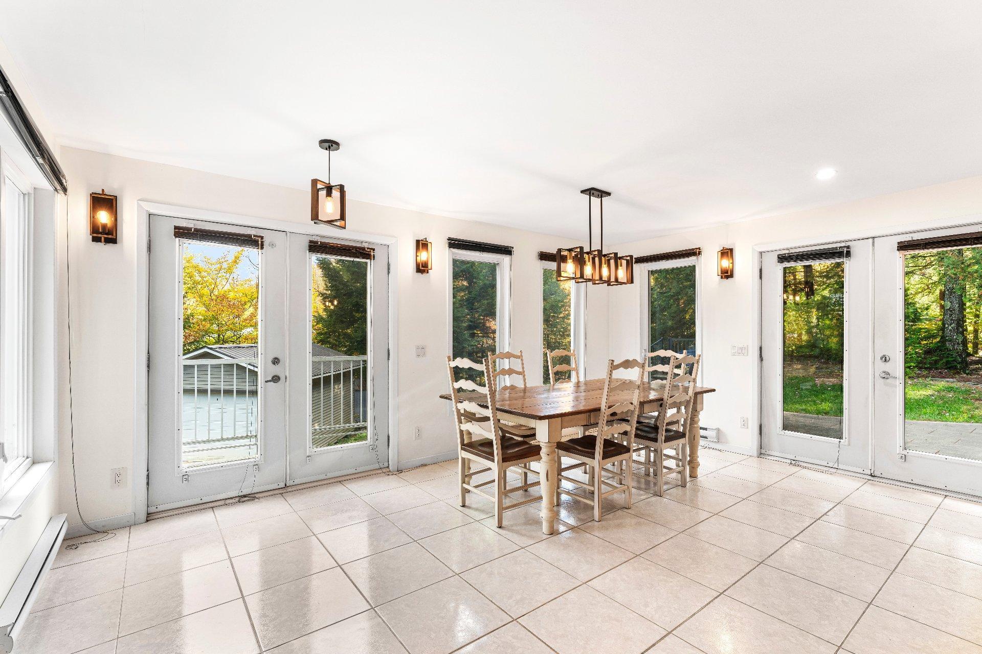 









217


Rue Brodeur

,
Magog,




QC
J1X0M9

