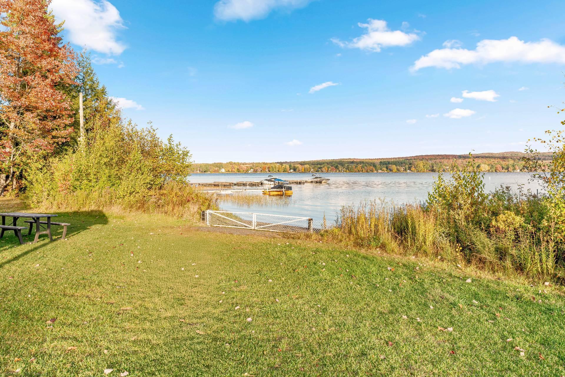 









217


Rue Brodeur

,
Magog,




QC
J1X0M9

