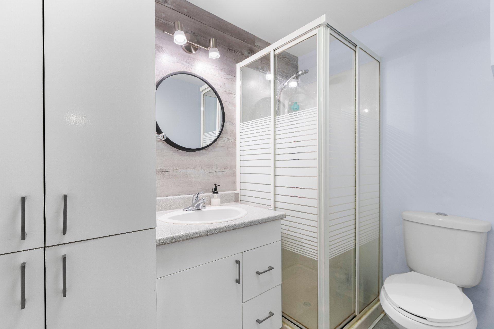 









217


Rue Brodeur

,
Magog,




QC
J1X0M9

