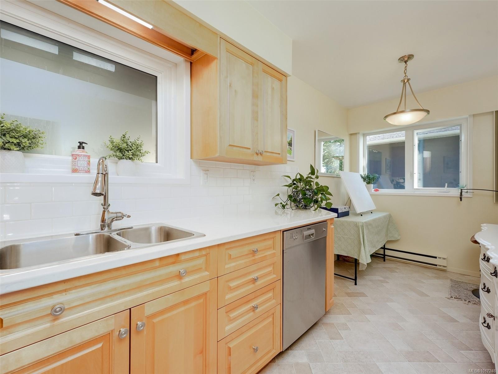 









1540


Dallas

Rd, 103,
Victoria,




BC
V8S 1A3

