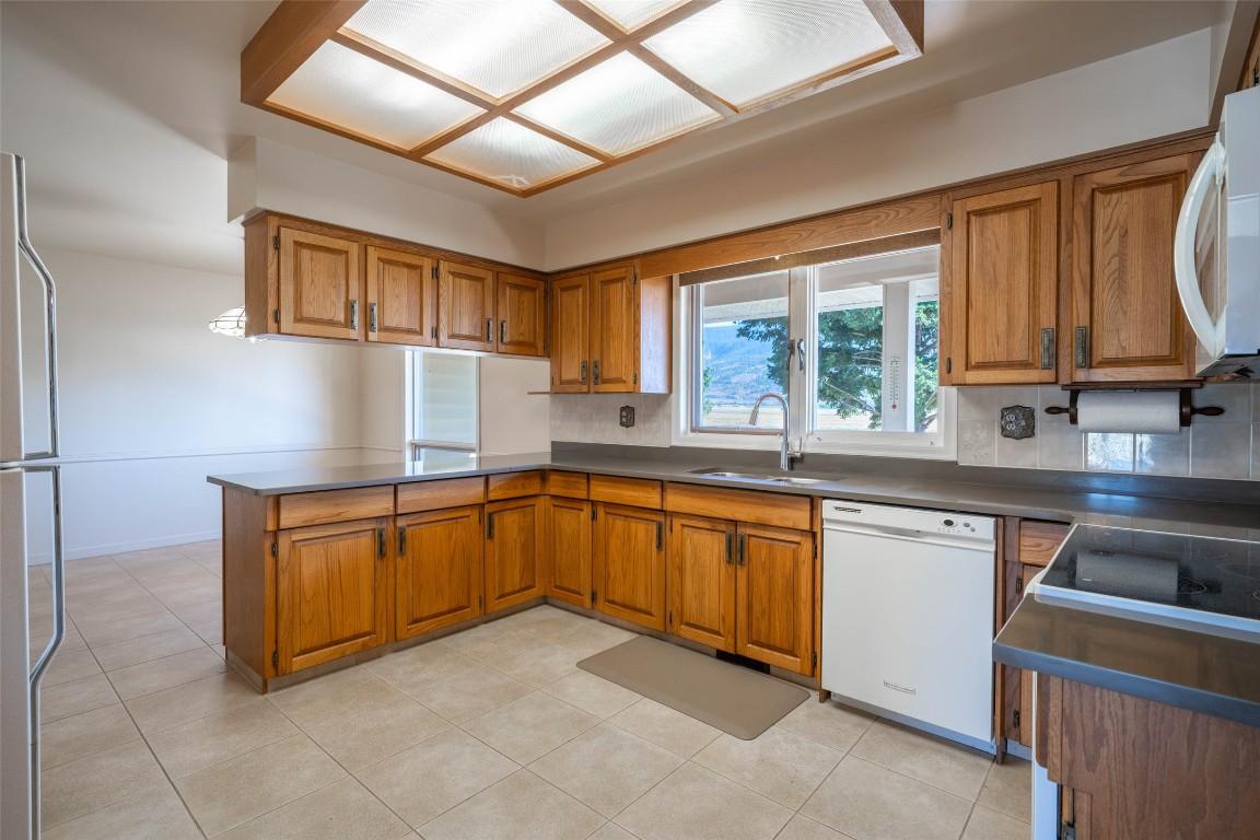 









683


Clinton

Road,
Spallumcheen,




BC
V4Y 0P3

