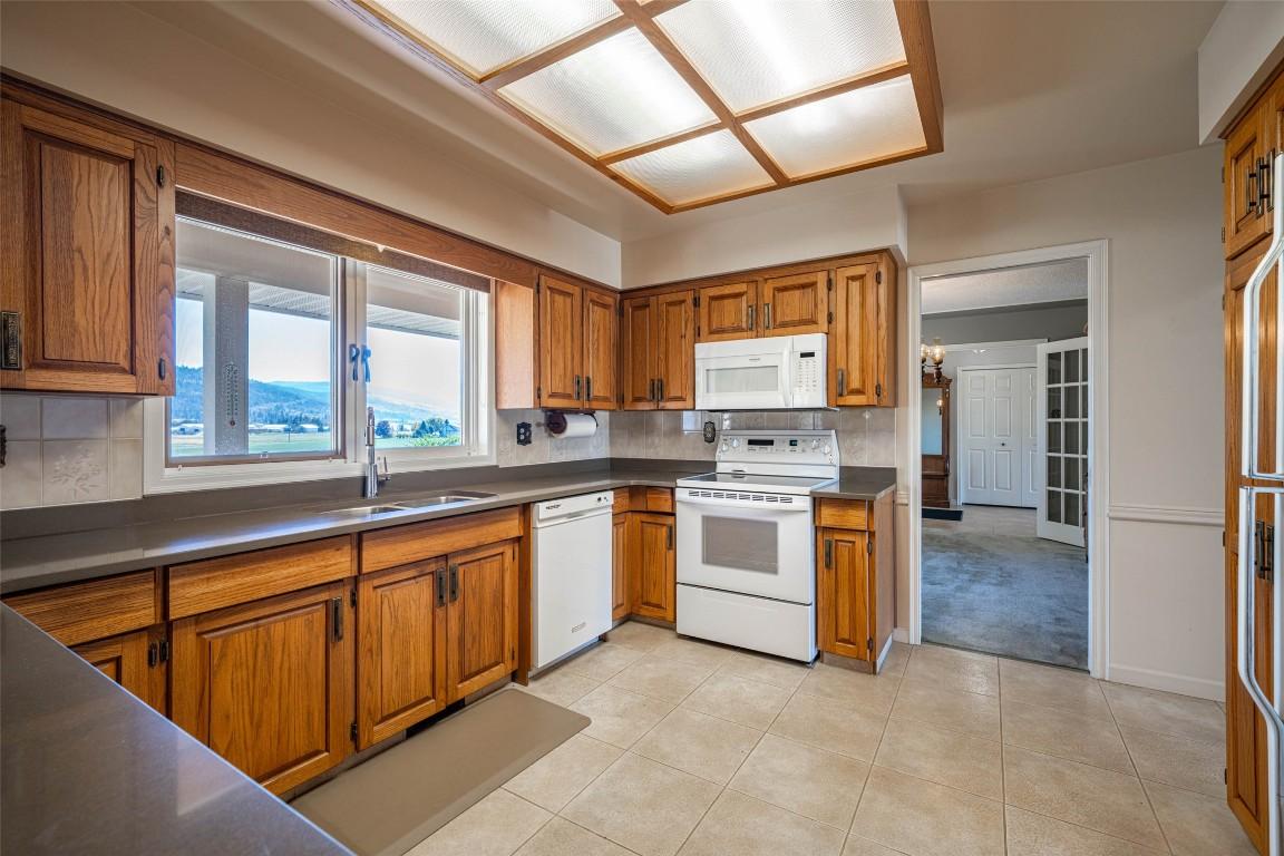 









683


Clinton

Road,
Spallumcheen,




BC
V4Y 0P3

