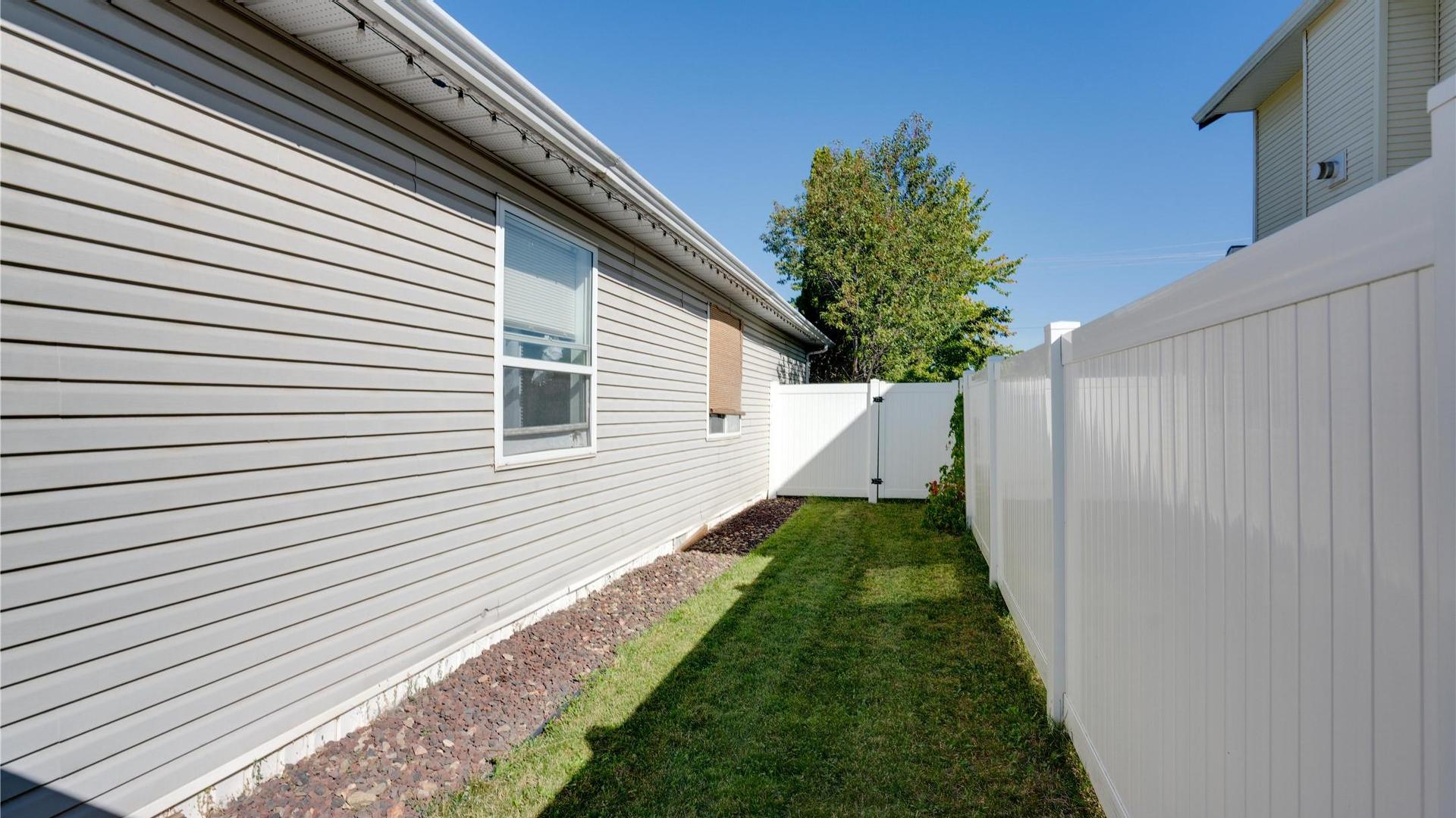 









1605


15

Avenue,
Vernon,




BC
V1T 9R4

