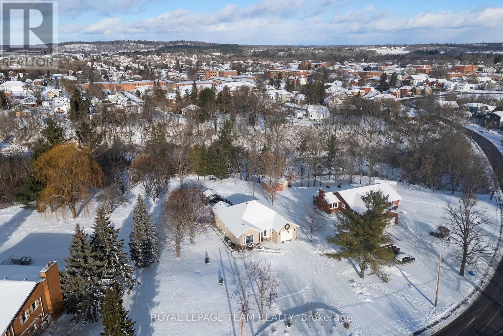 












230 OPEONGO ROAD

,
Renfrew,




Ontario
K7V2T5

