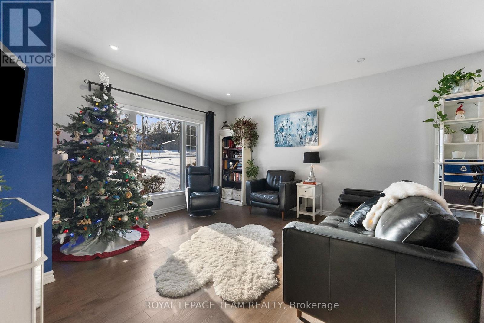 












230 OPEONGO ROAD

,
Renfrew,




Ontario
K7V2T5

