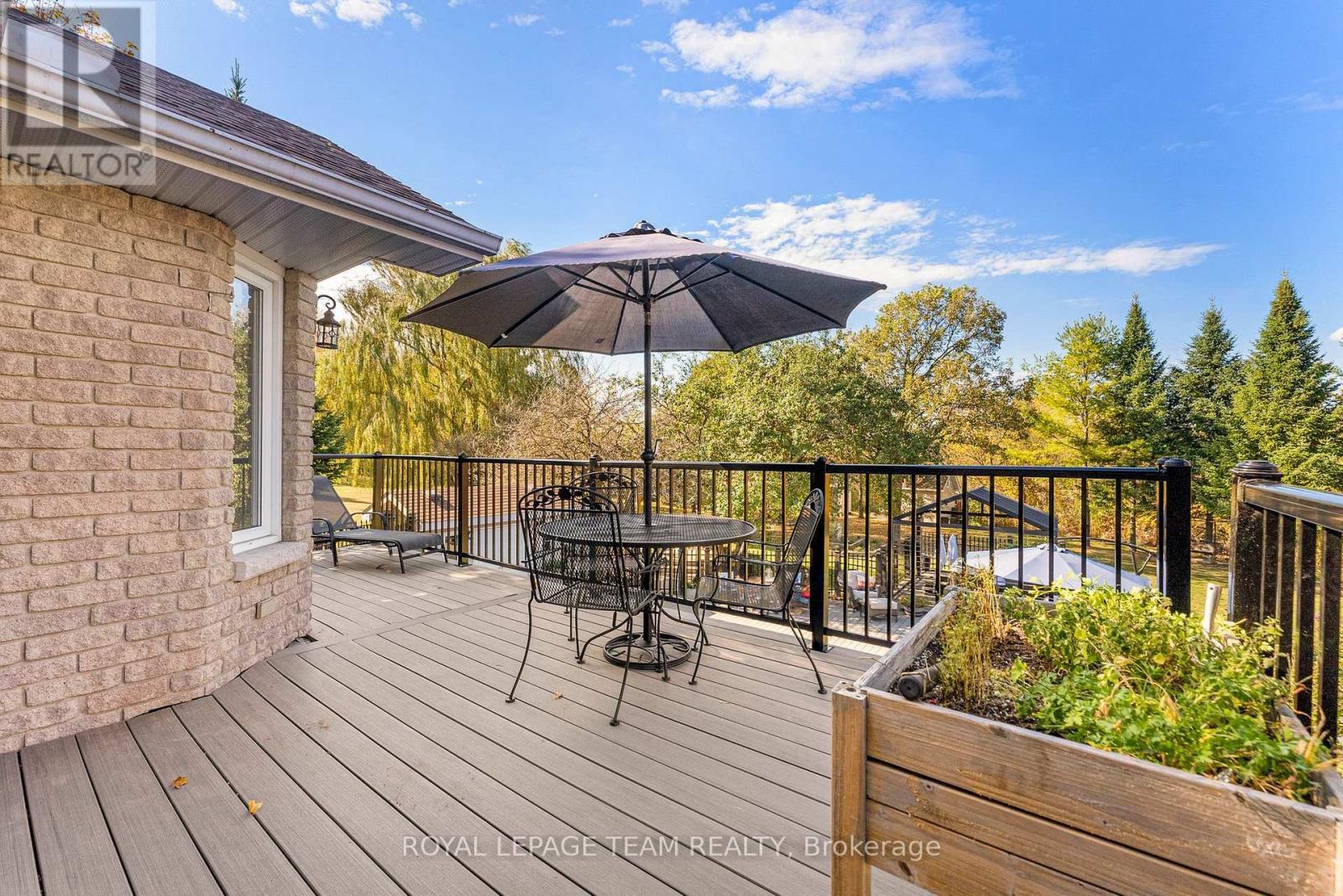 












230 OPEONGO ROAD

,
Renfrew,




Ontario
K7V2T5

