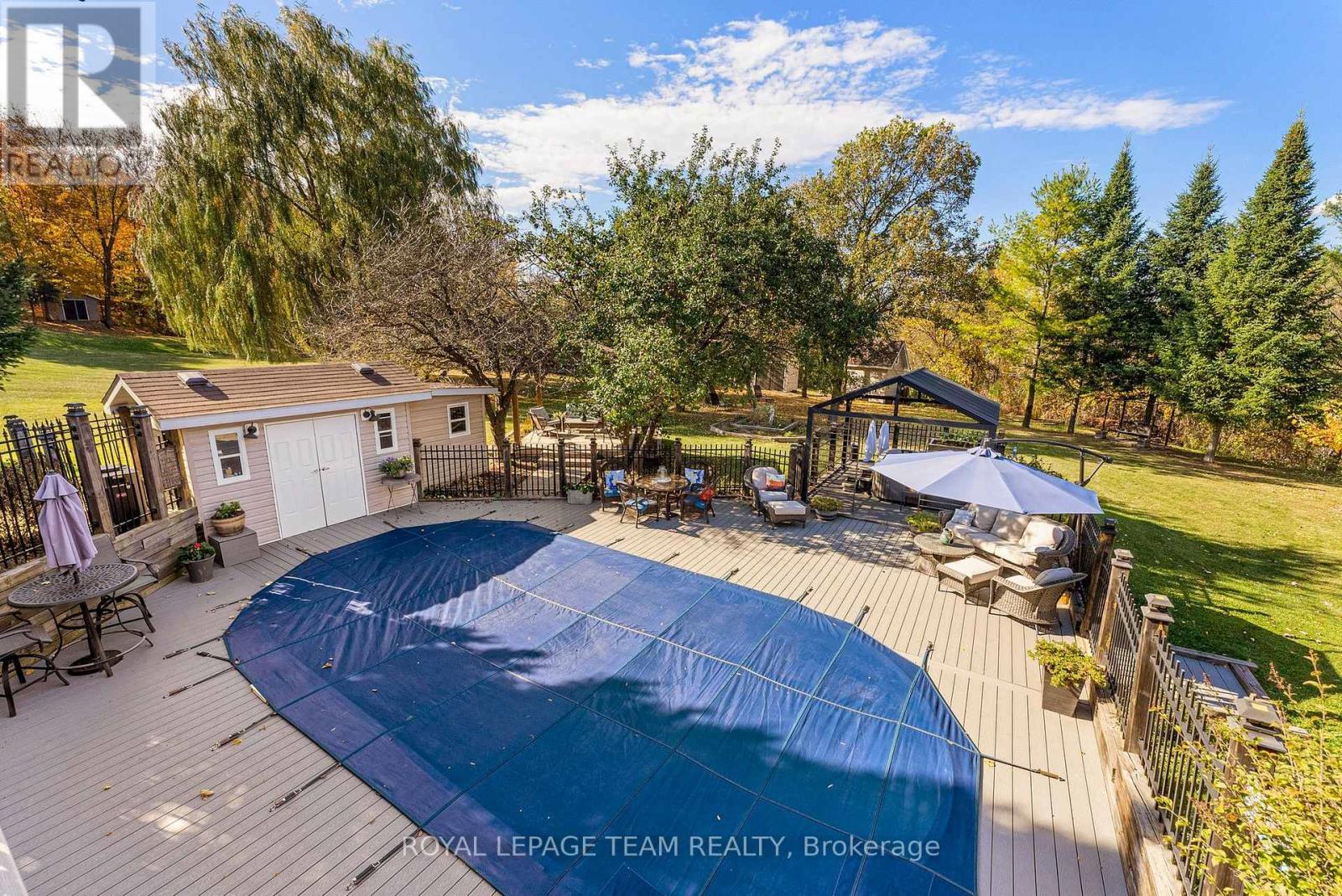 












230 OPEONGO ROAD

,
Renfrew,




Ontario
K7V2T5

