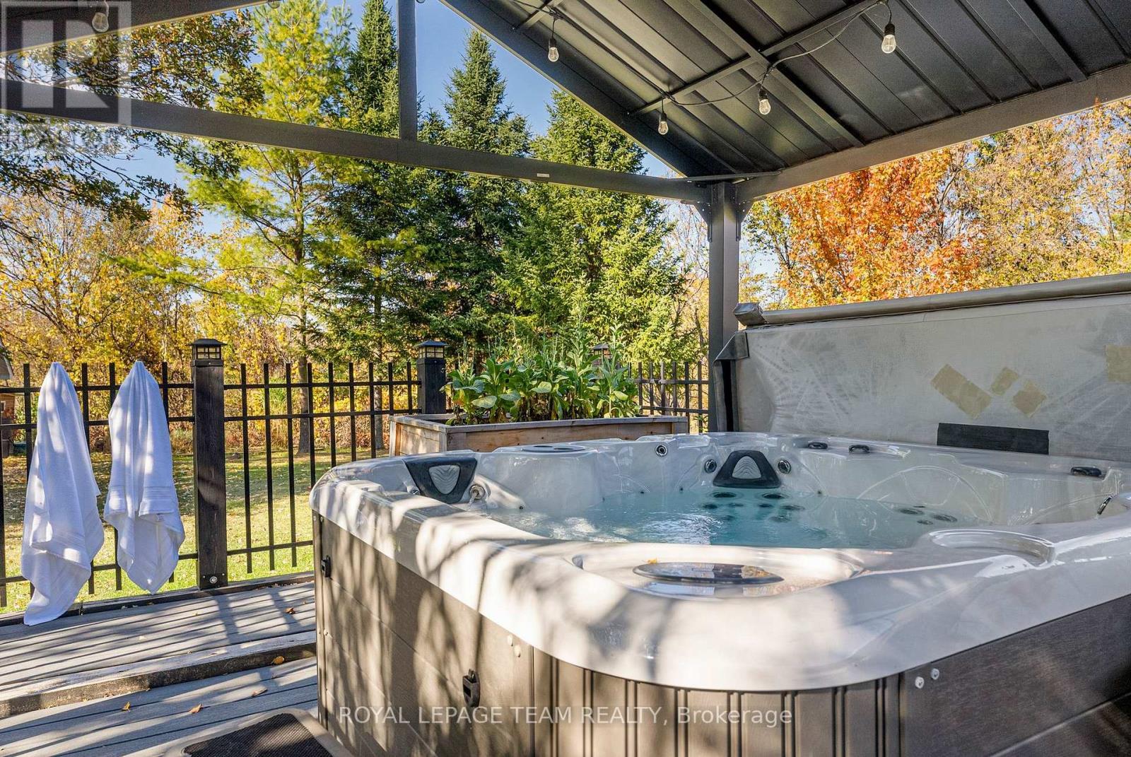 












230 OPEONGO ROAD

,
Renfrew,




Ontario
K7V2T5

