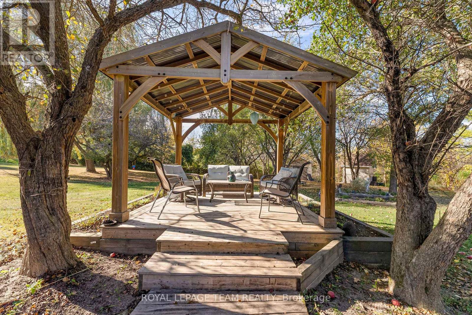 












230 OPEONGO ROAD

,
Renfrew,




Ontario
K7V2T5

