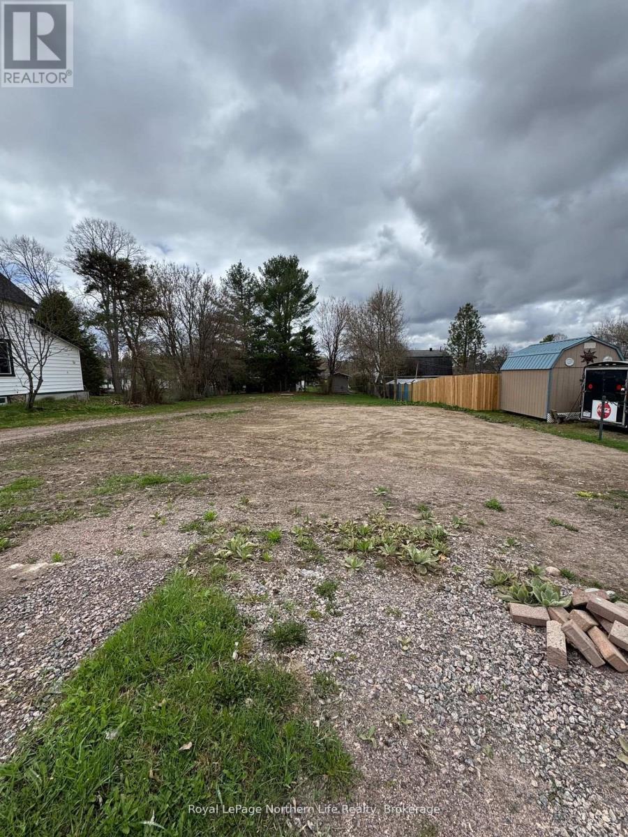 












555 MAIN STREET

,
Powassan,







Ontario
P0H1Z0

